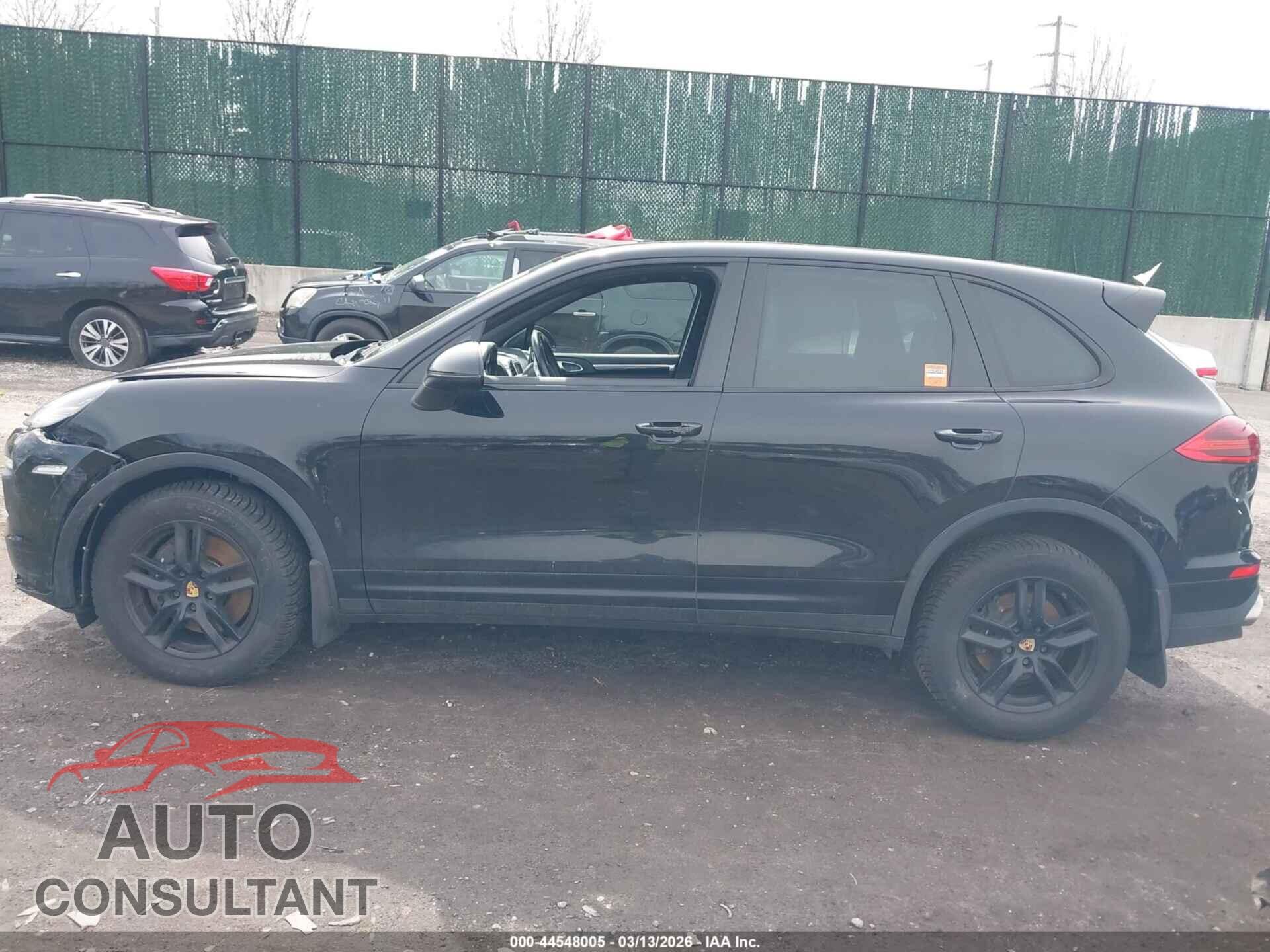 PORSCHE CAYENNE 2016 - WP1AA2A2XGLA08577