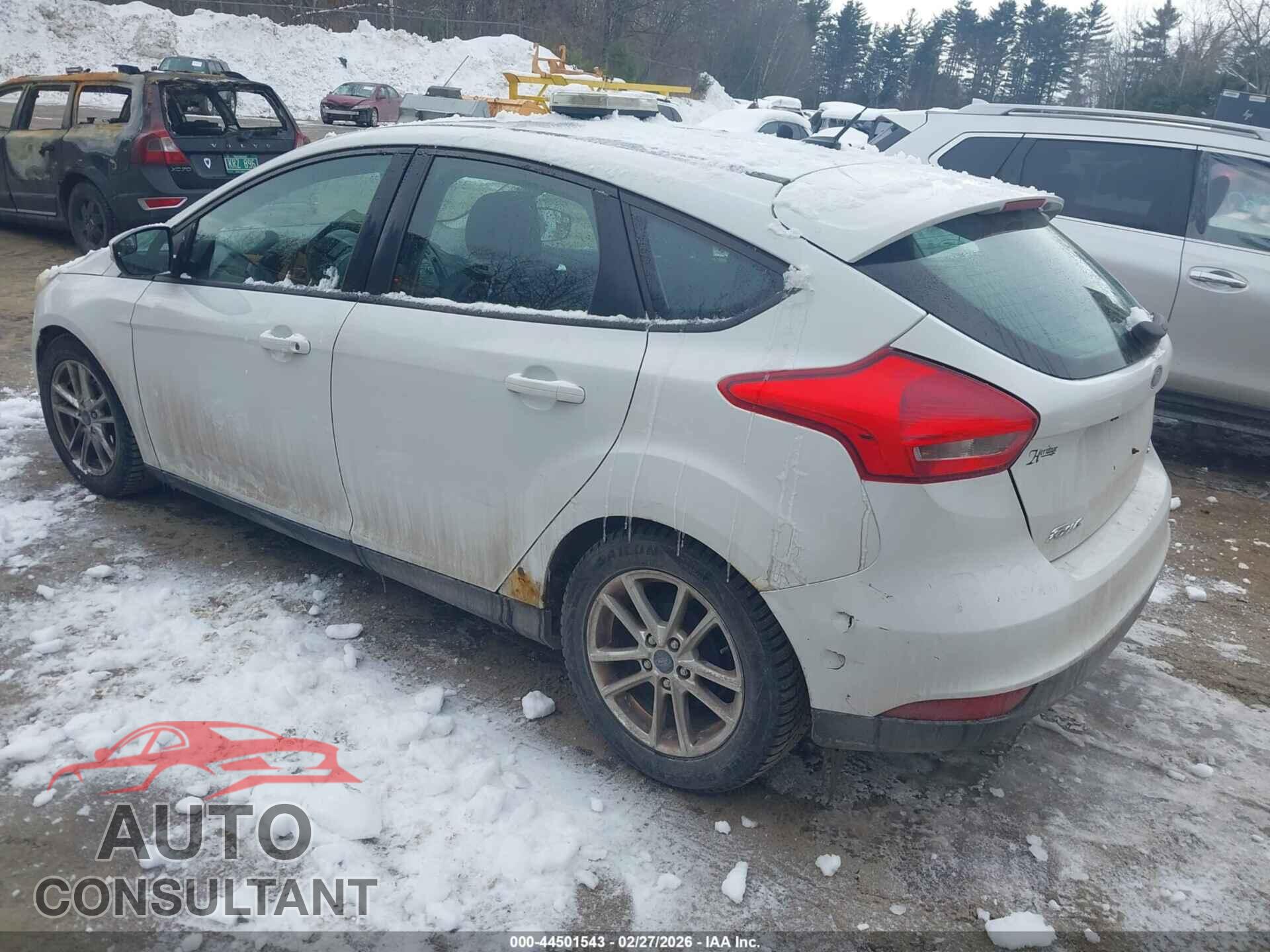 FORD FOCUS 2018 - 1FADP3K2XJL329212