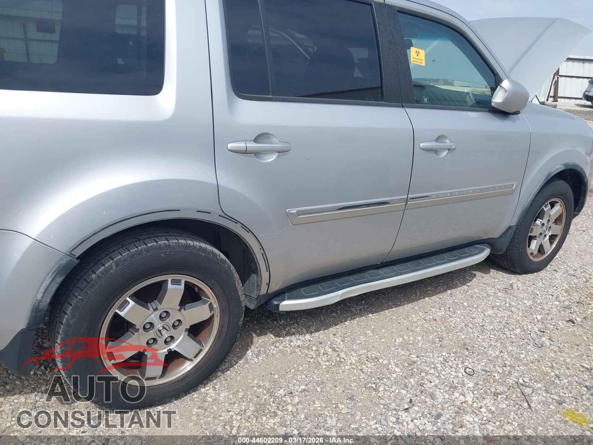 HONDA PILOT 2011 - 5FNYF4H9XBB071061