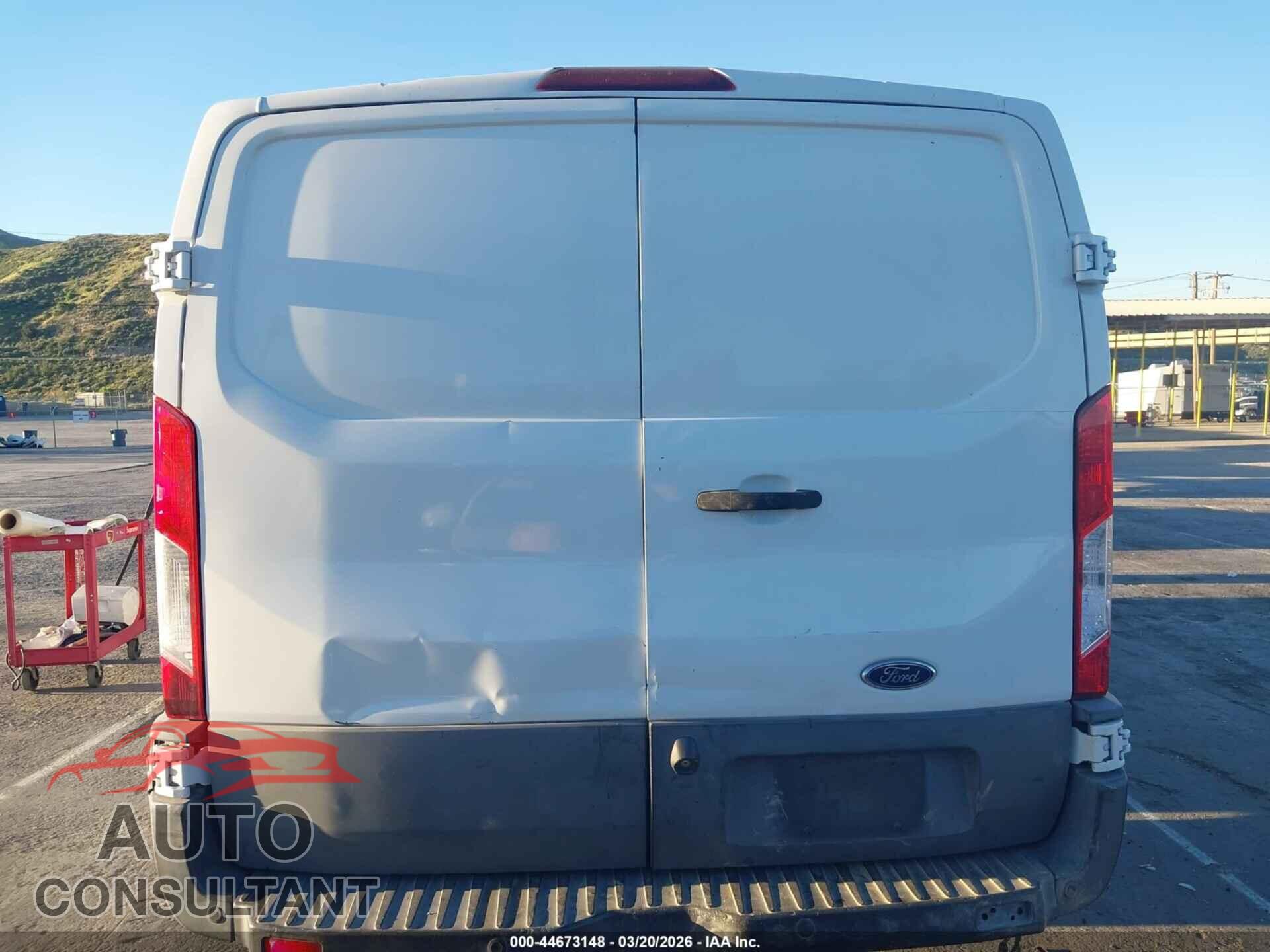 FORD TRANSIT-150 2015 - 1FTYE1YM4FKA49930