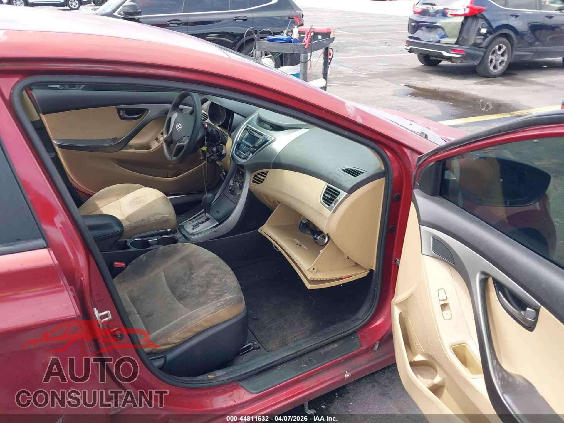 HYUNDAI ELANTRA 2013 - 5NPDH4AE7DH404613