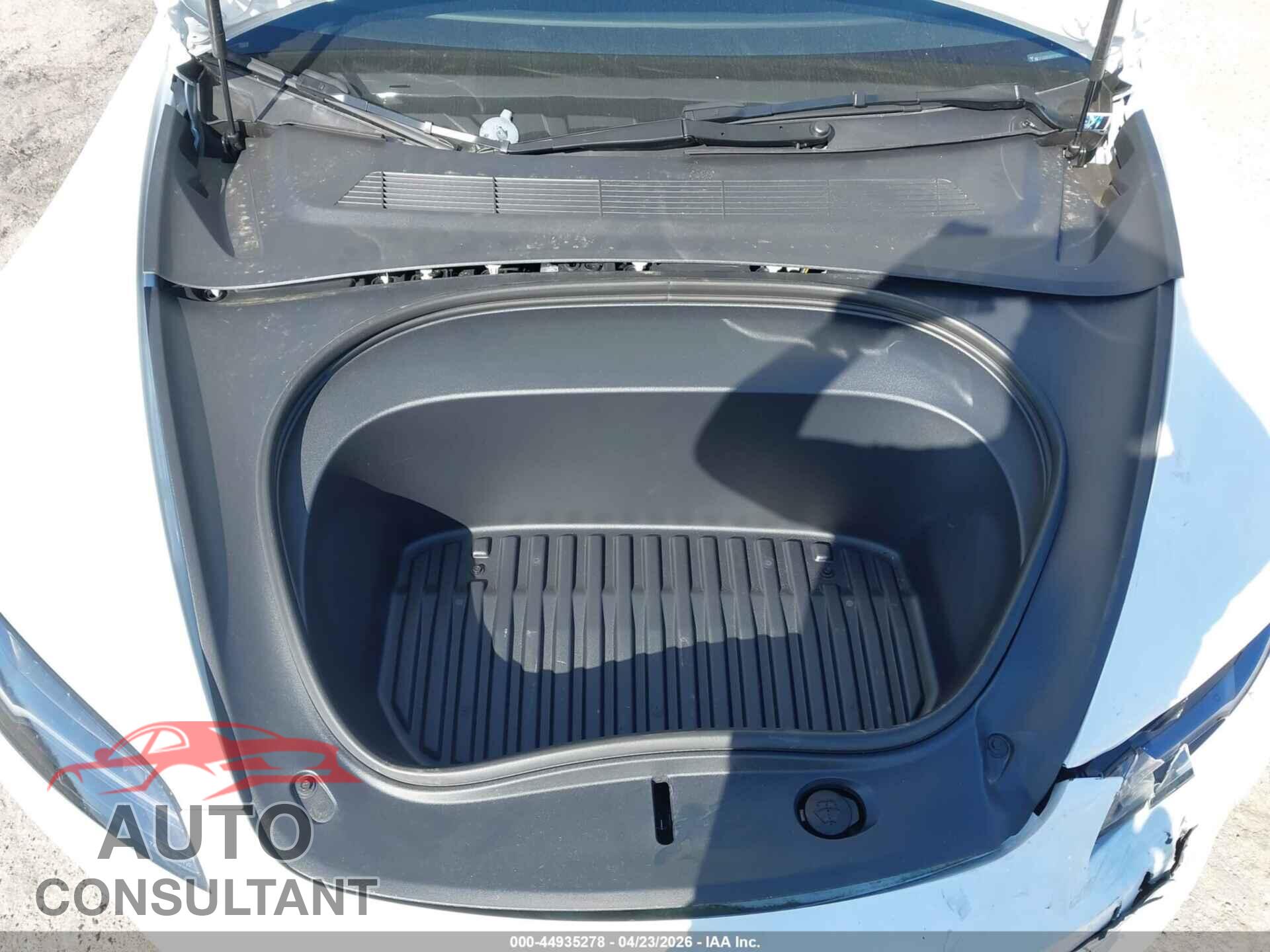 TESLA MODEL 3 2026 - 5YJ3E1EA5TF138757