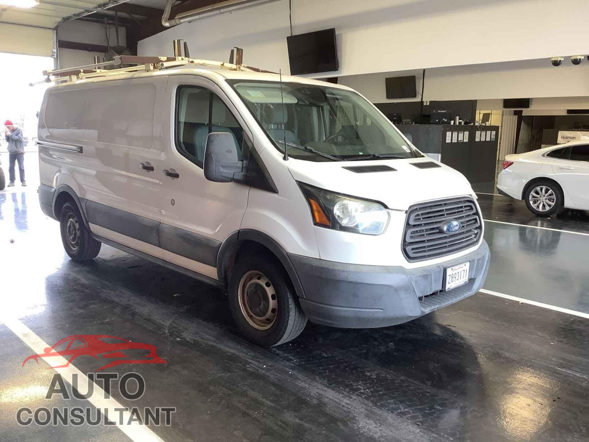 FORD TRANSIT-150 2017 - 1FTYE1YM9HKA68377