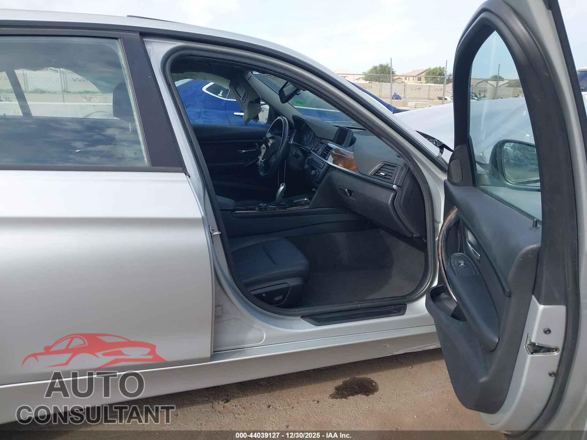 BMW 320I 2015 - WBA3B1C55FK140169