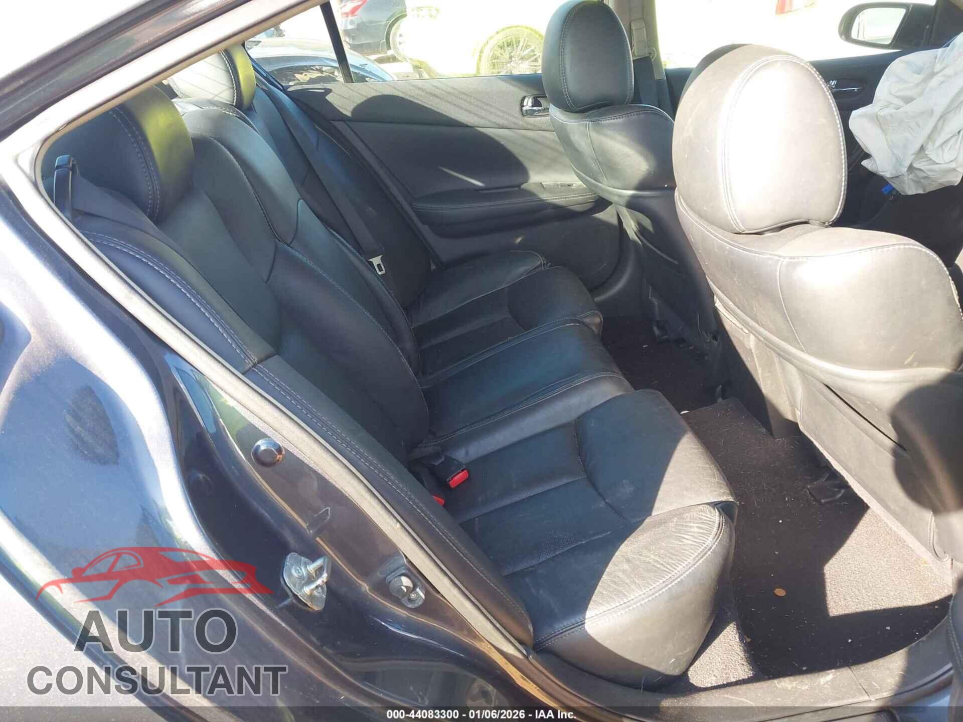 NISSAN MAXIMA 2011 - 1N4AA5AP4BC840526