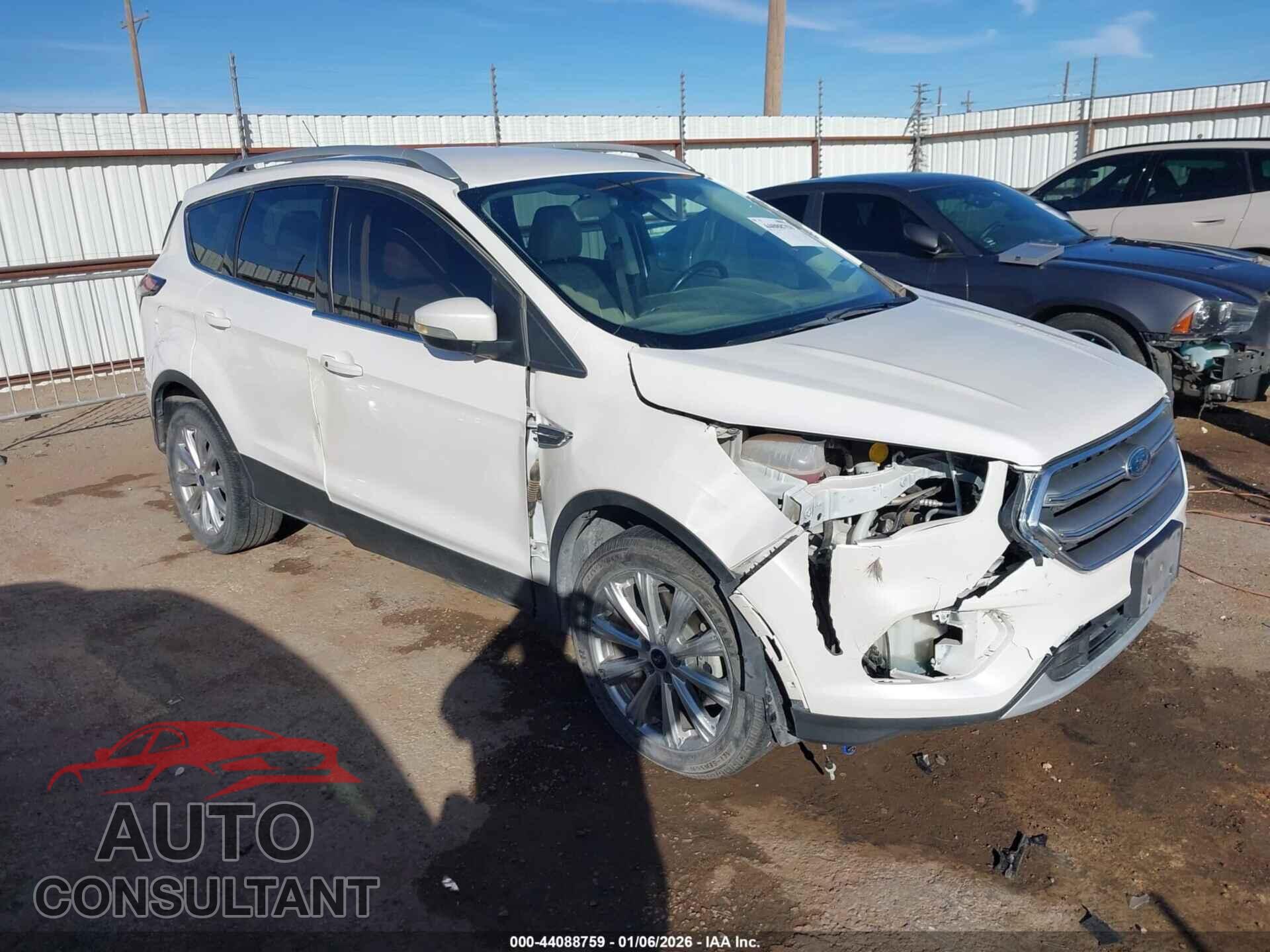 FORD ESCAPE 2017 - 1FMCU0J97HUE09191
