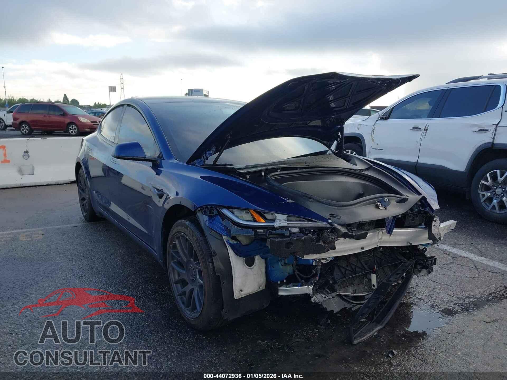TESLA MODEL 3 2024 - 5YJ3E1EA7RF864998