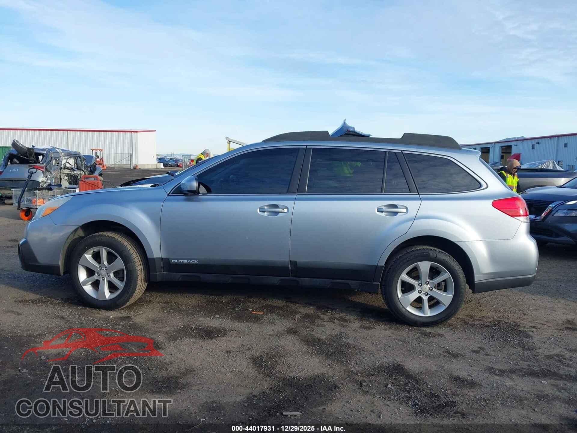 SUBARU OUTBACK 2013 - 4S4BRBCC3D3221897