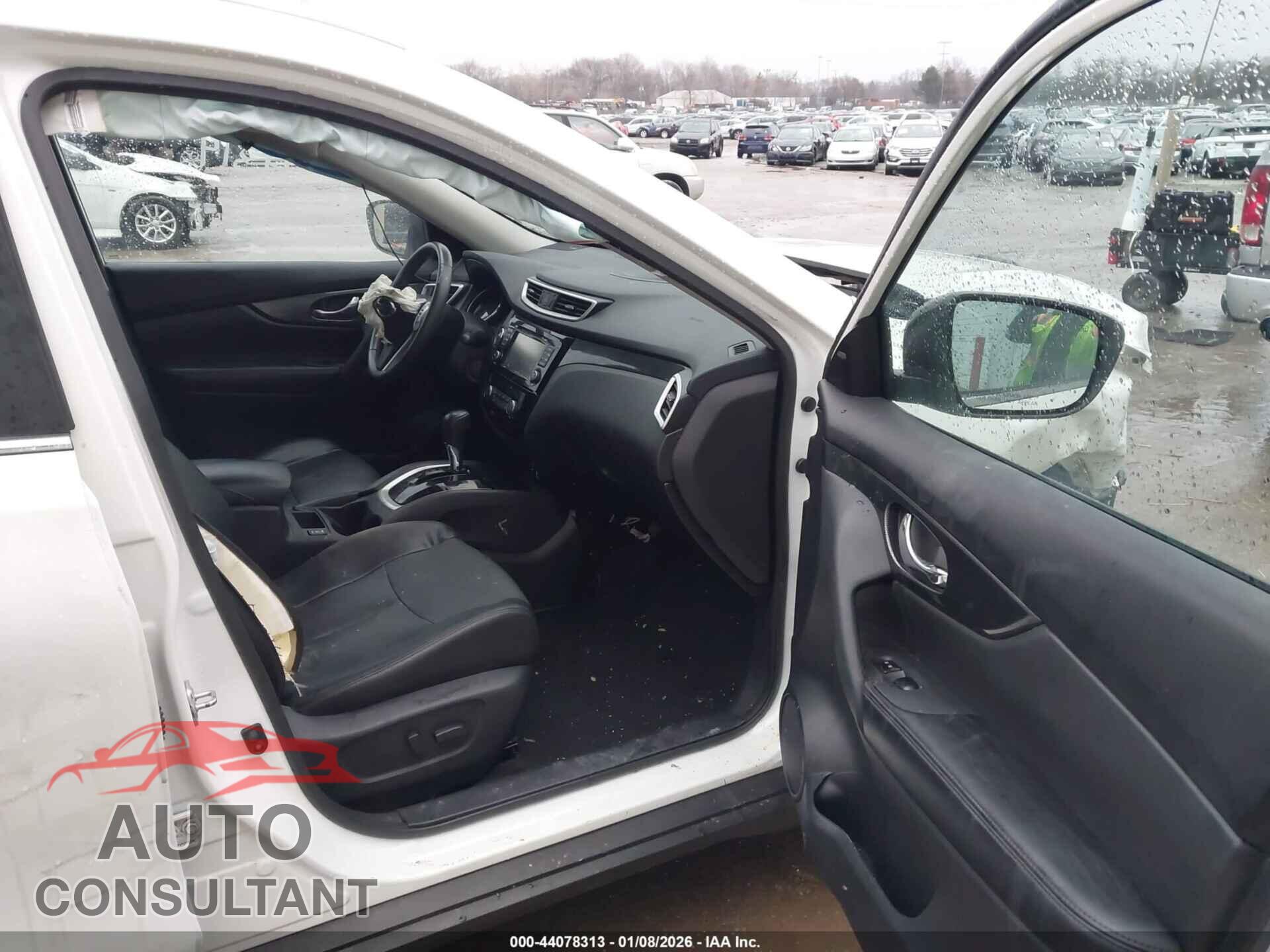 NISSAN ROGUE 2015 - 5N1AT2MV2FC917618