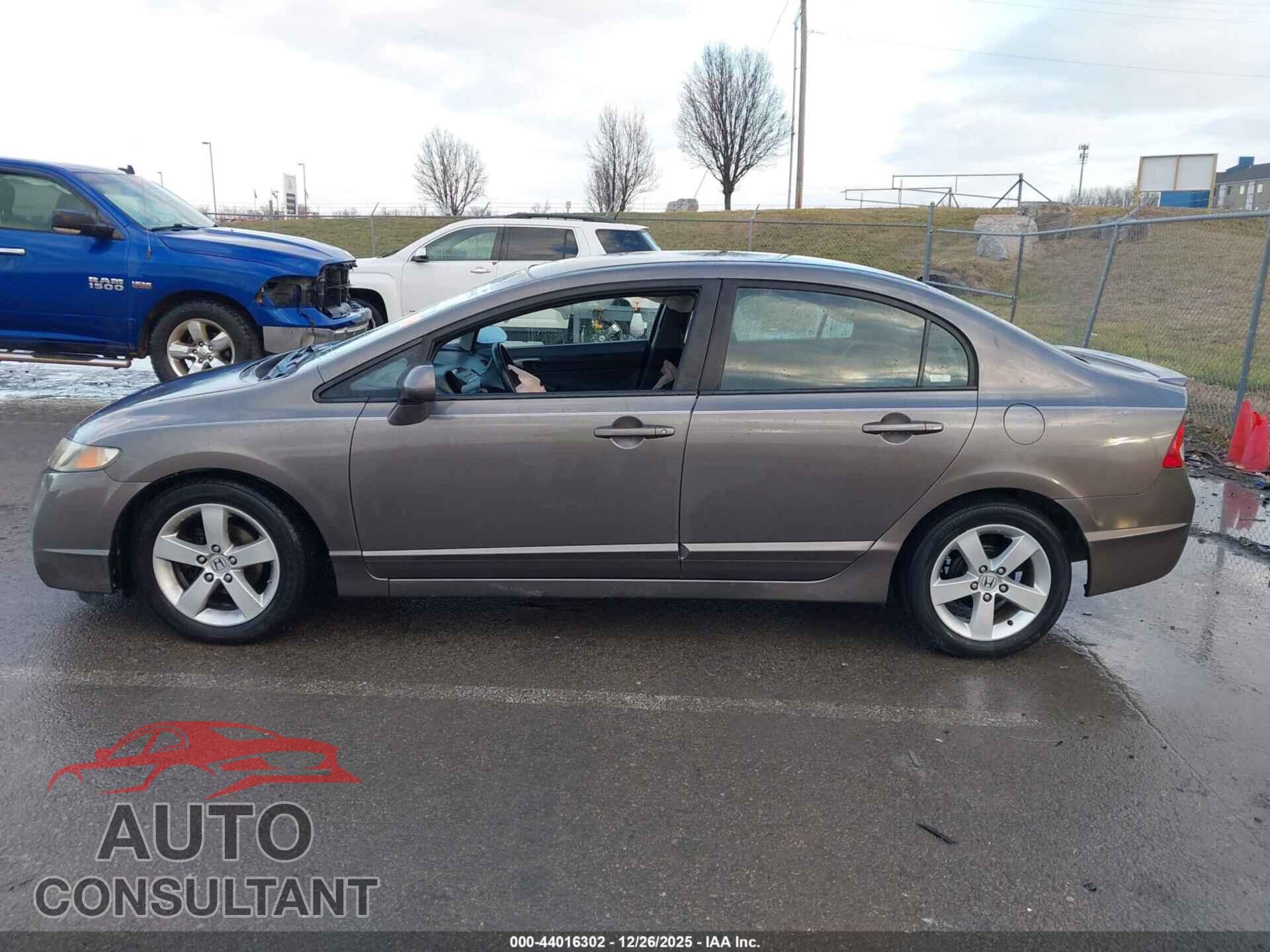 HONDA CIVIC 2009 - 19XFA16659E019429