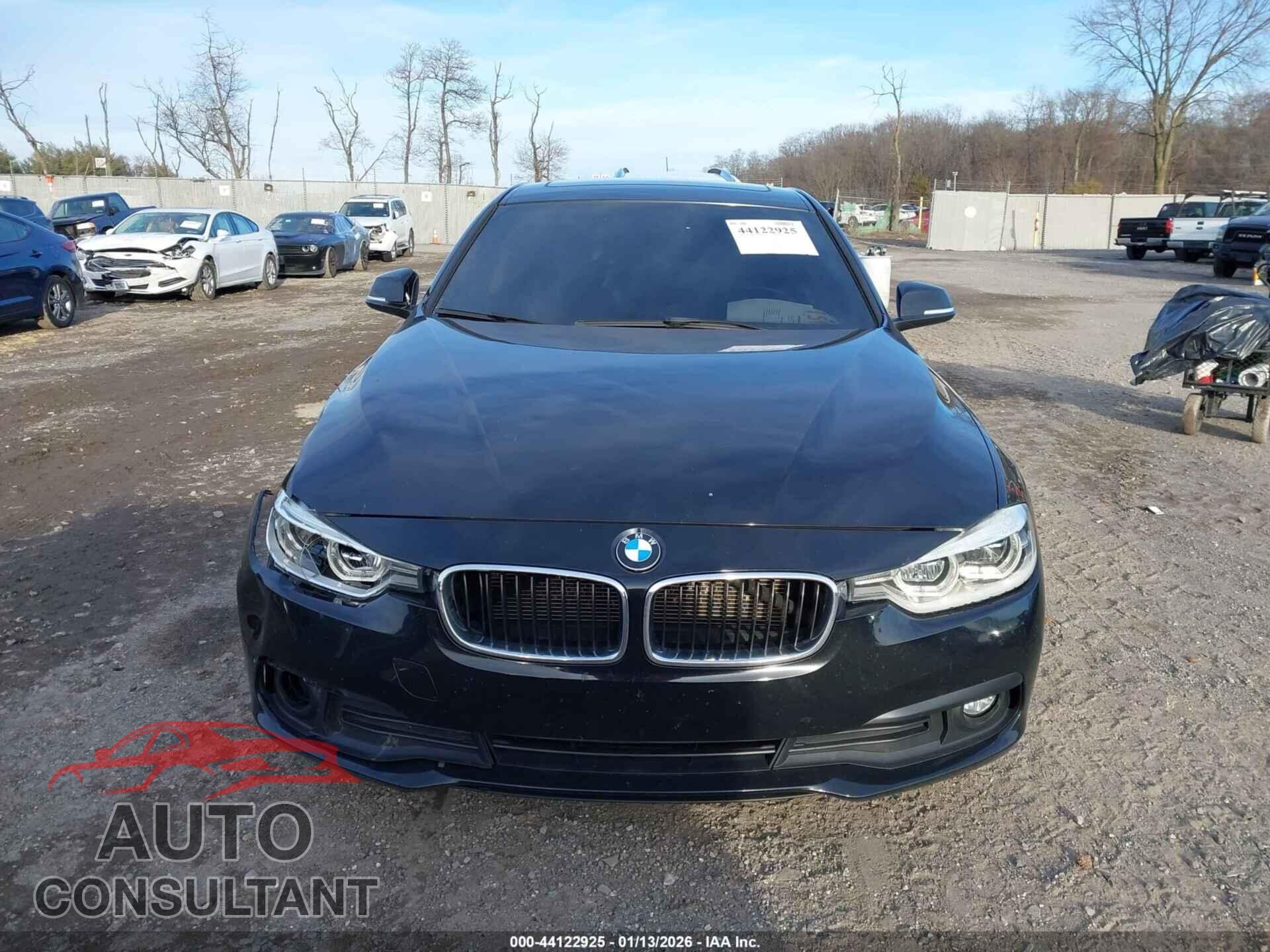 BMW 320I 2018 - WBA8E5G56JNU48134