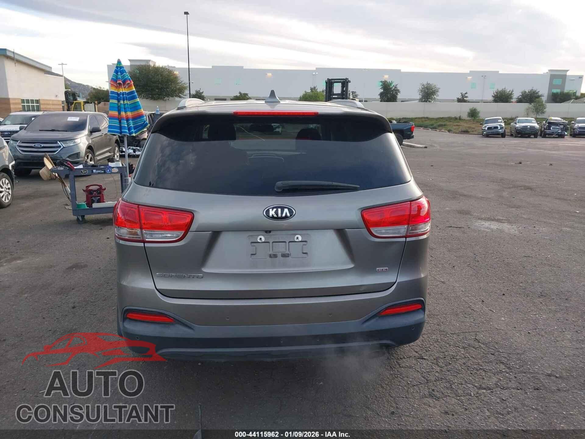 KIA SORENTO 2018 - 5XYPG4A37JG339084