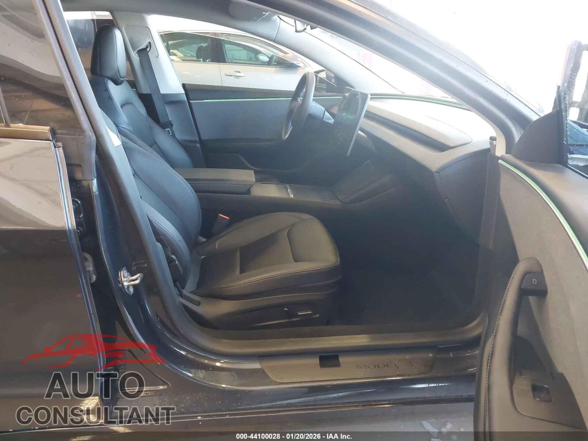 TESLA MODEL 3 2024 - 5YJ3E1EA4RF734807