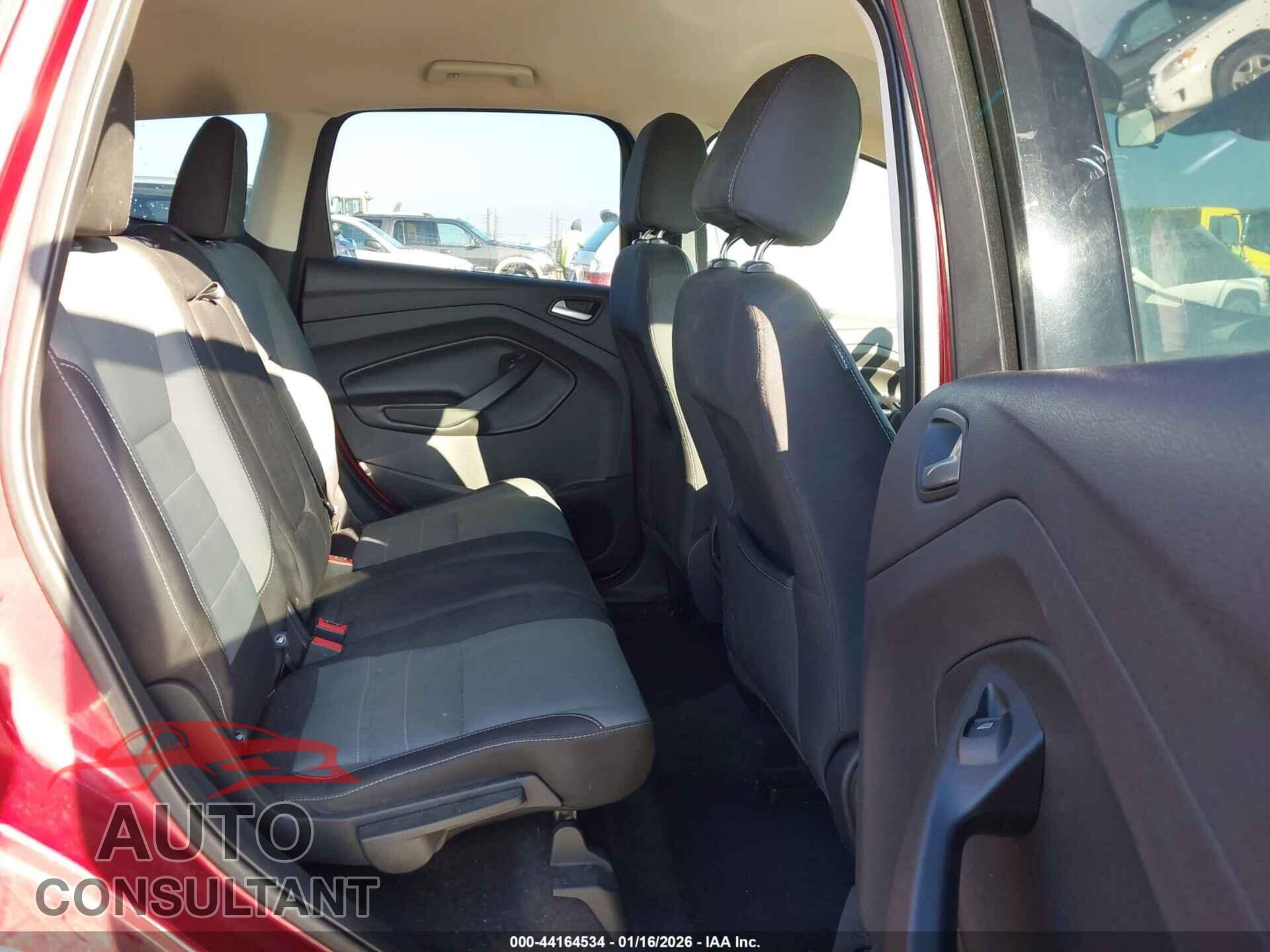 FORD ESCAPE 2016 - 1FMCU0G78GUA70381