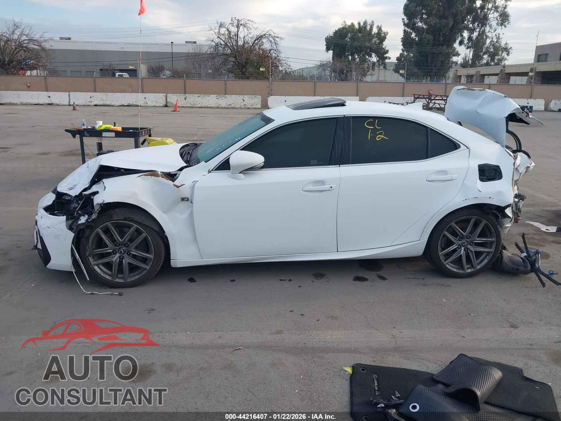 LEXUS IS 200T 2017 - JTHBA1D22H5049334