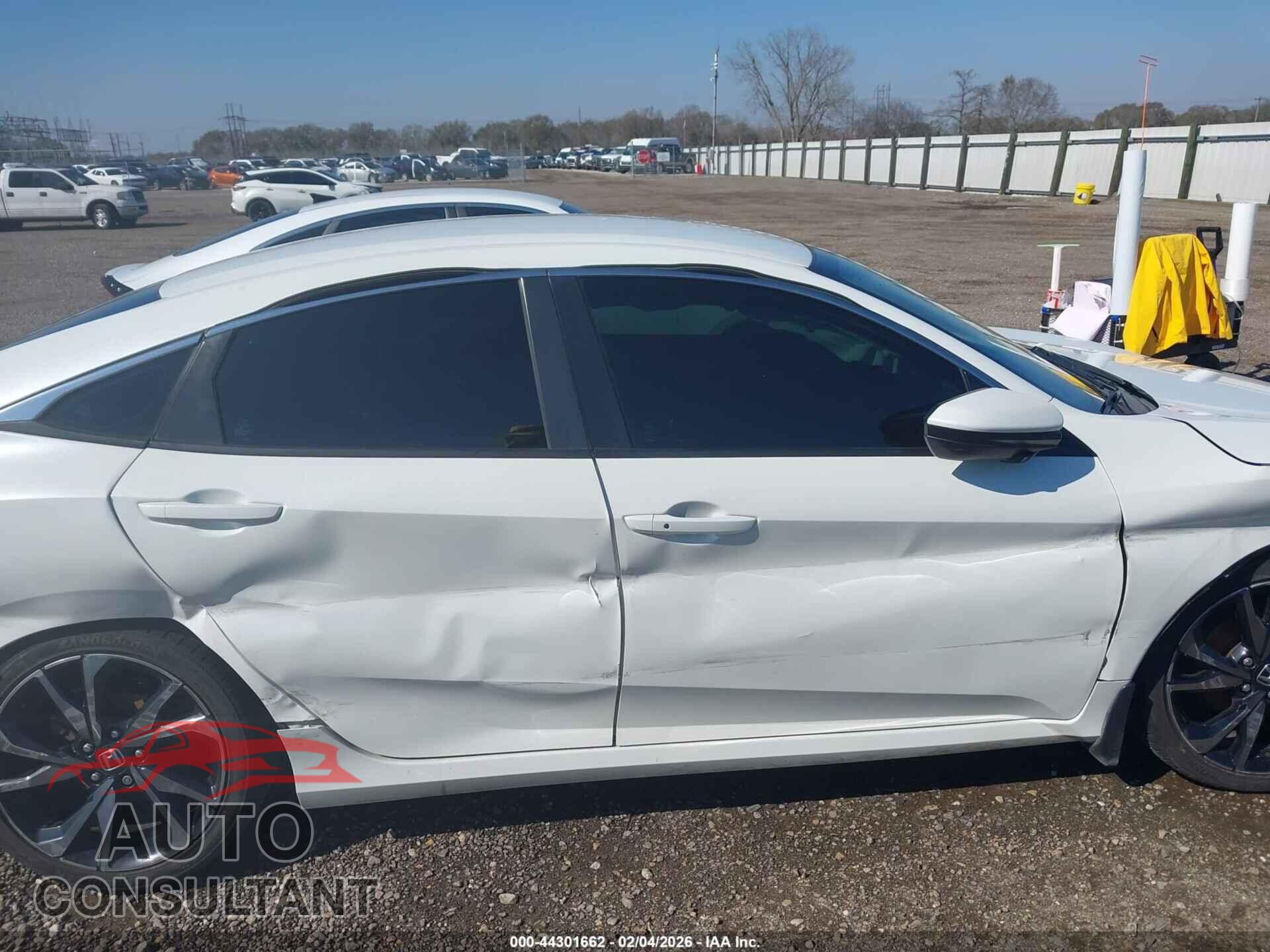 HONDA CIVIC 2019 - 2HGFC2F81KH599453