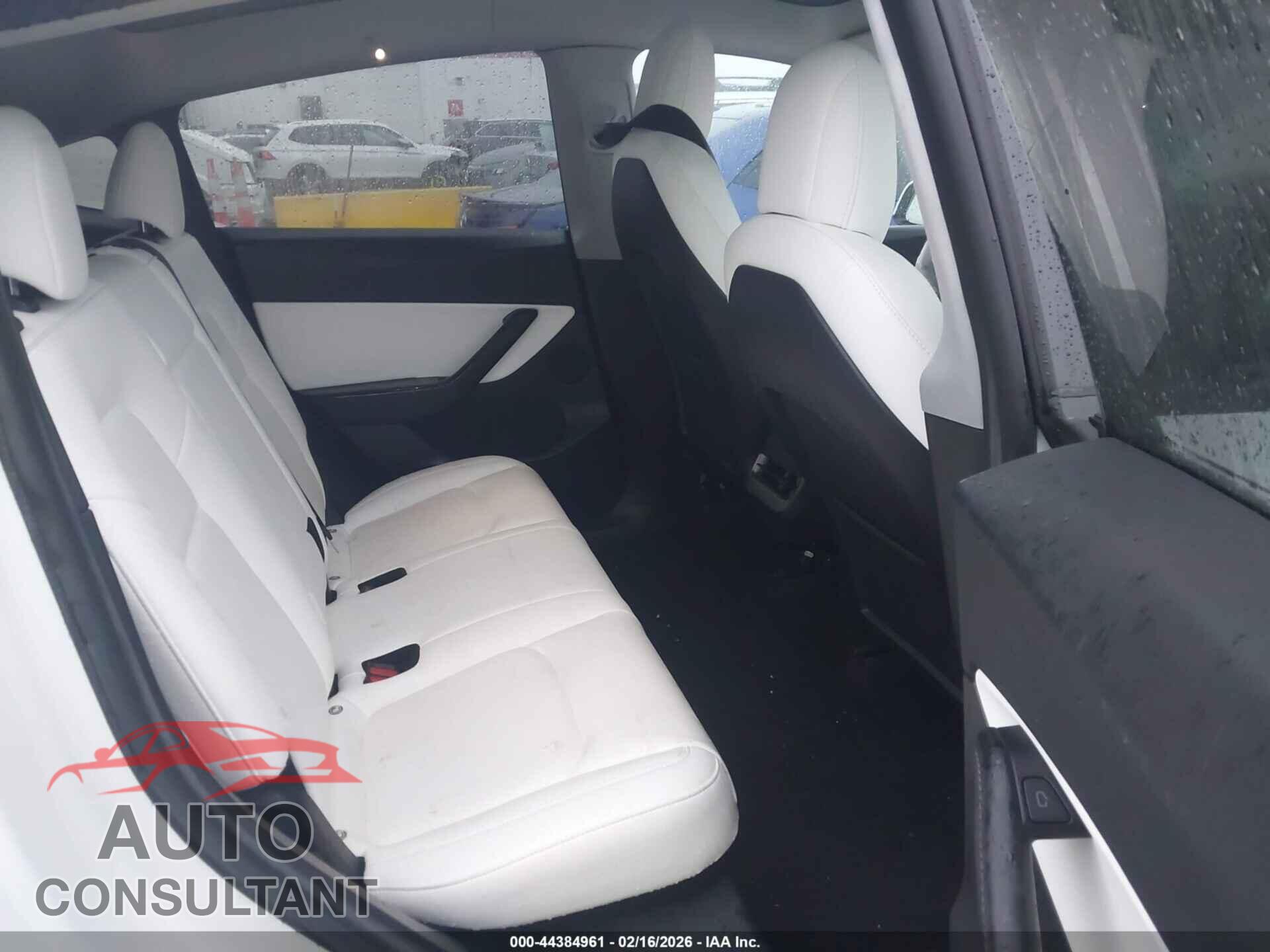 TESLA MODEL Y 2021 - 5YJYGDEE5MF201460