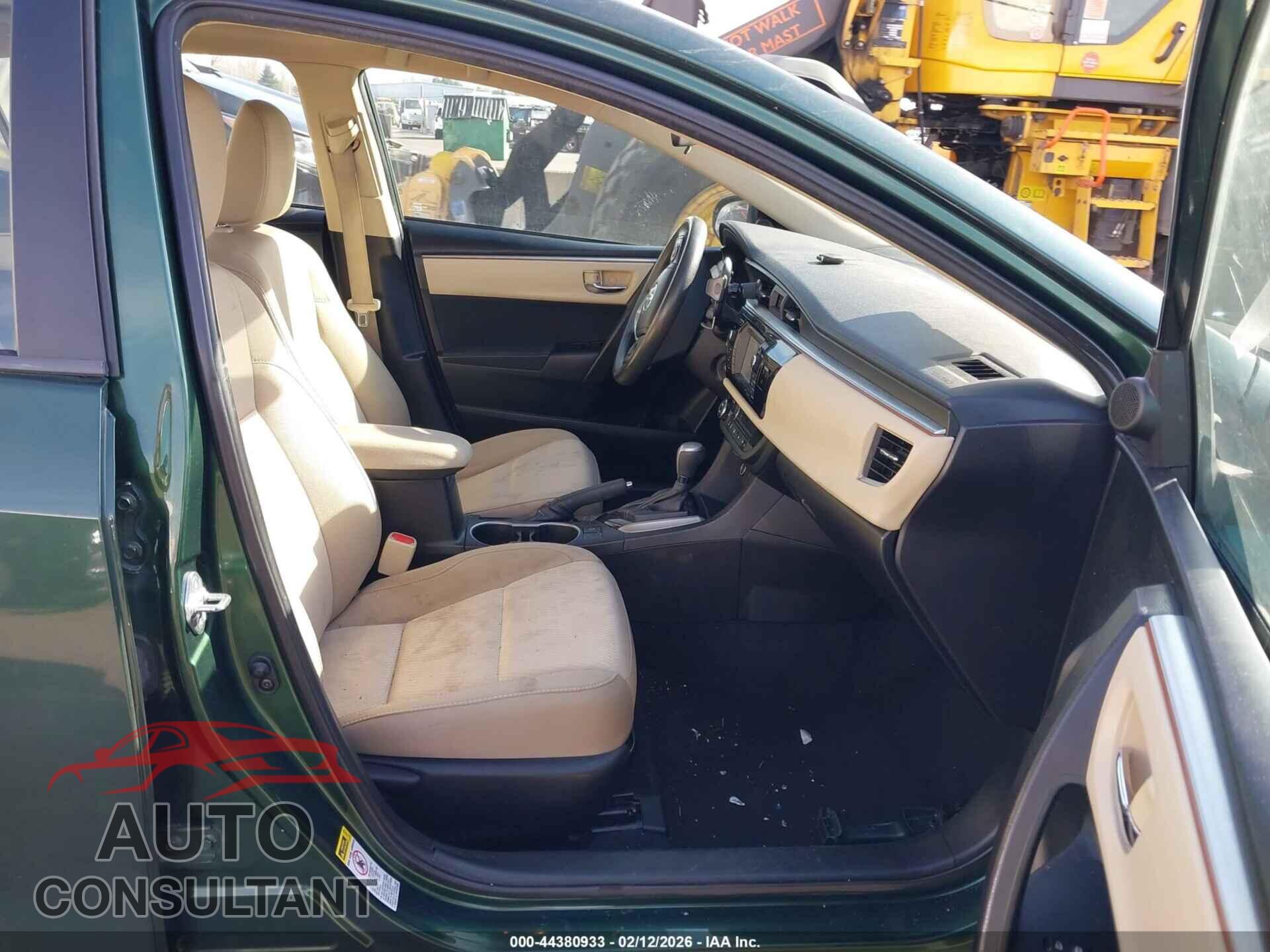TOYOTA COROLLA 2015 - 5YFBURHE9FP293087