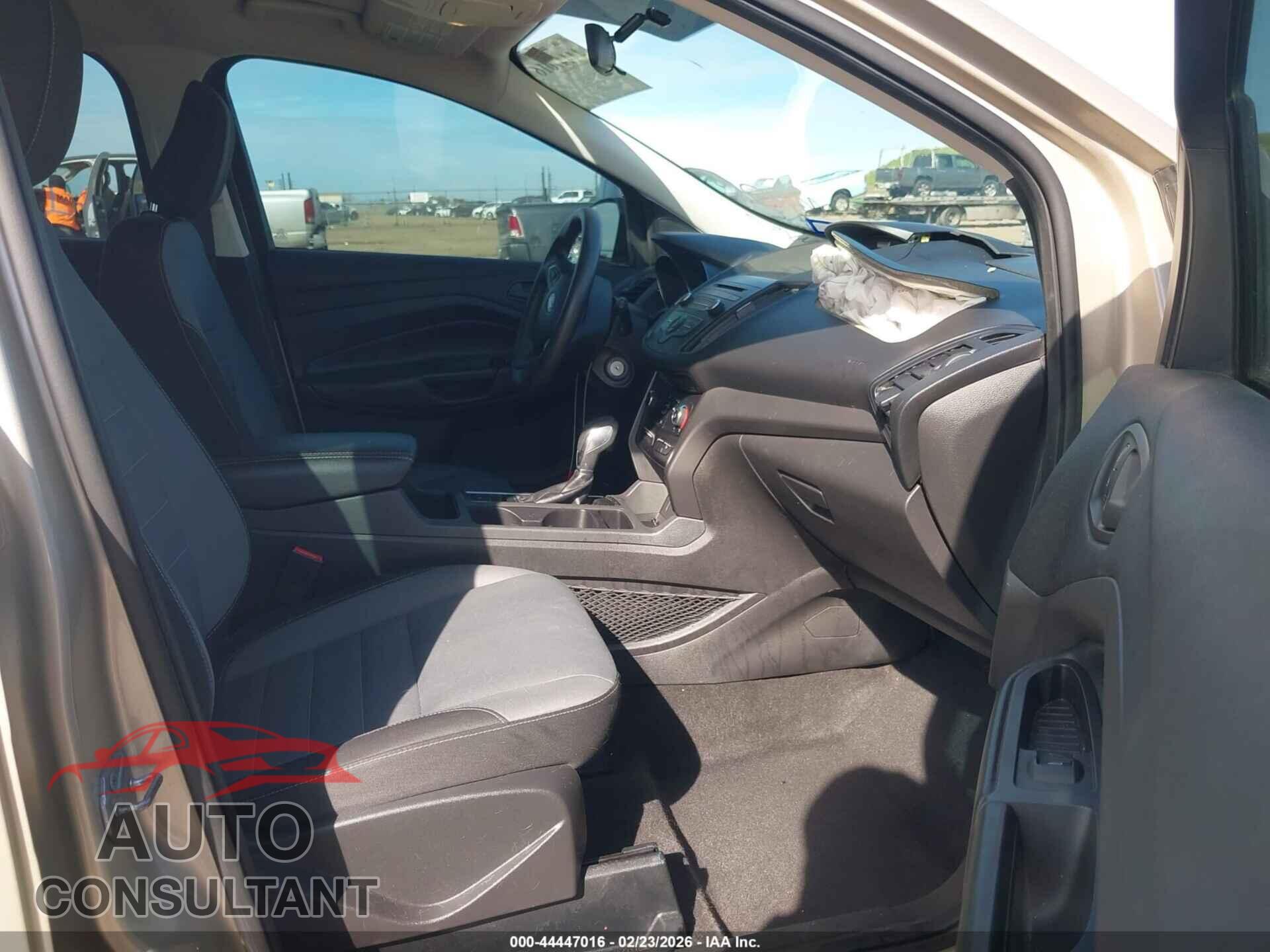 FORD ESCAPE 2018 - 1FMCU0F75JUA41722