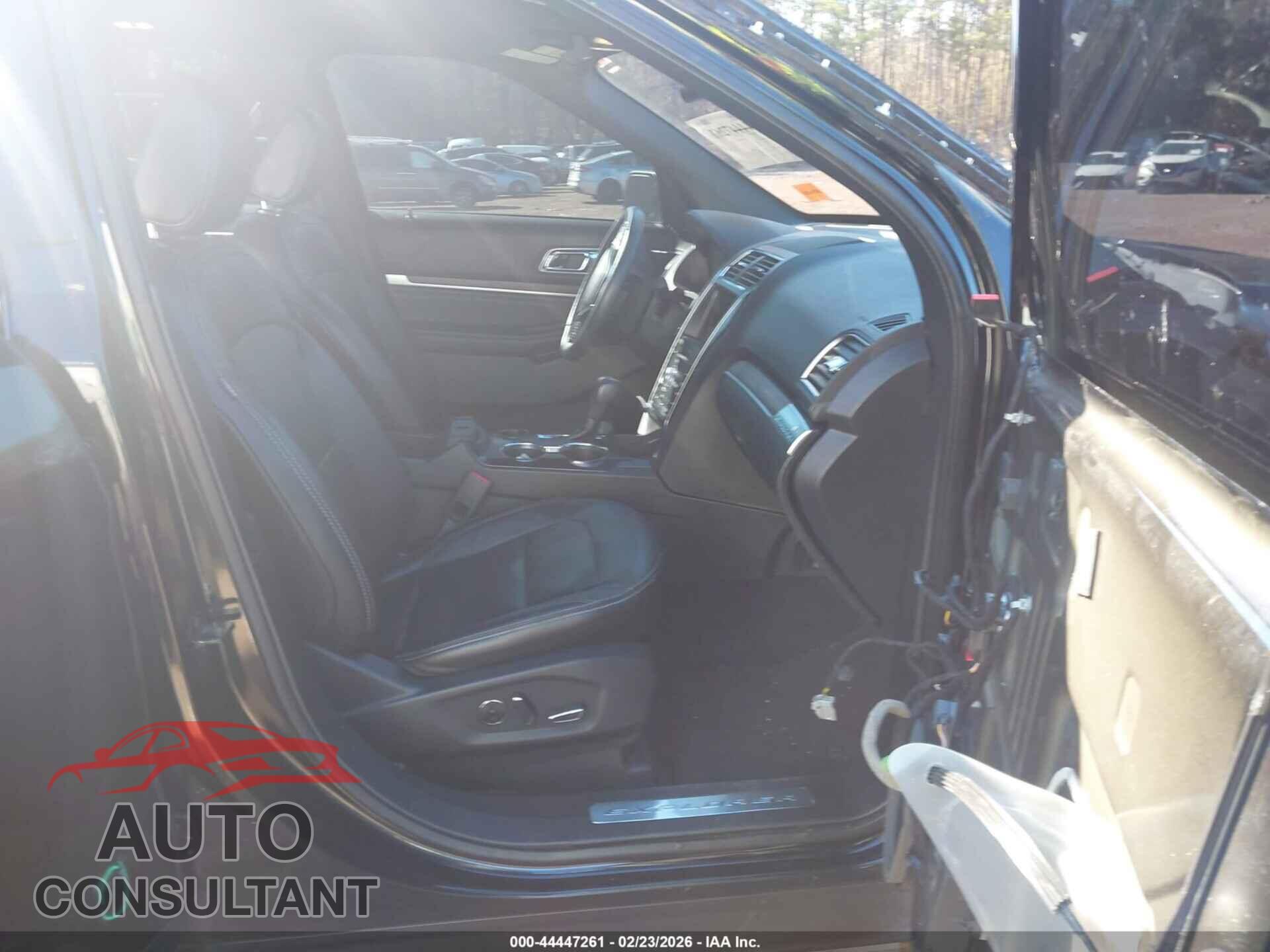 FORD EXPLORER 2018 - 1FM5K7F8XJGC80293