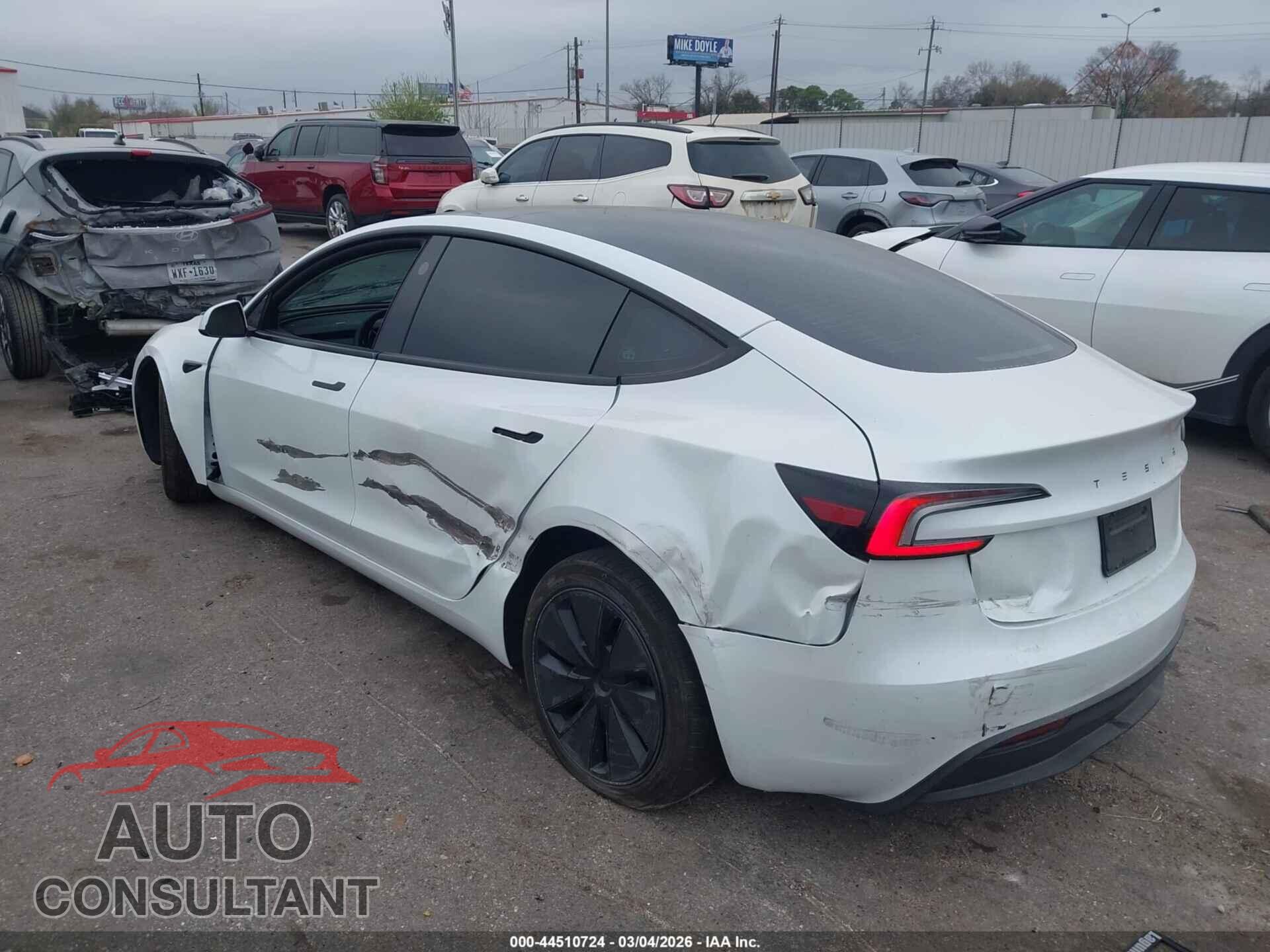 TESLA MODEL 3 2025 - 5YJ3E1EA8SF038179