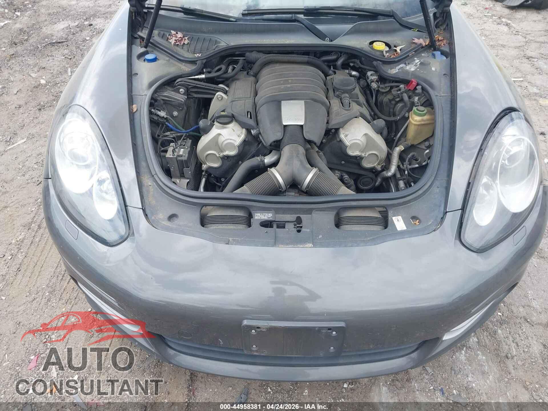 PORSCHE PANAMERA 2015 - WP0AA2A74FL007419