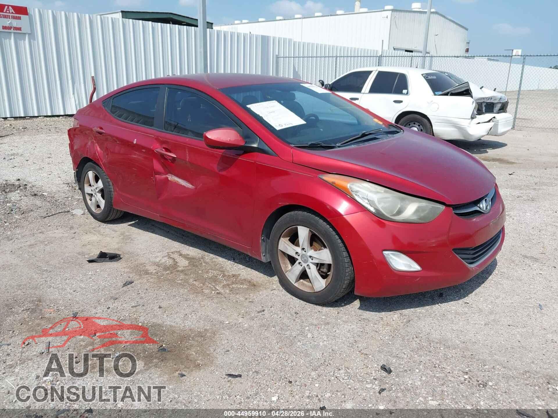 HYUNDAI ELANTRA 2013 - KMHDH4AE1DU778832