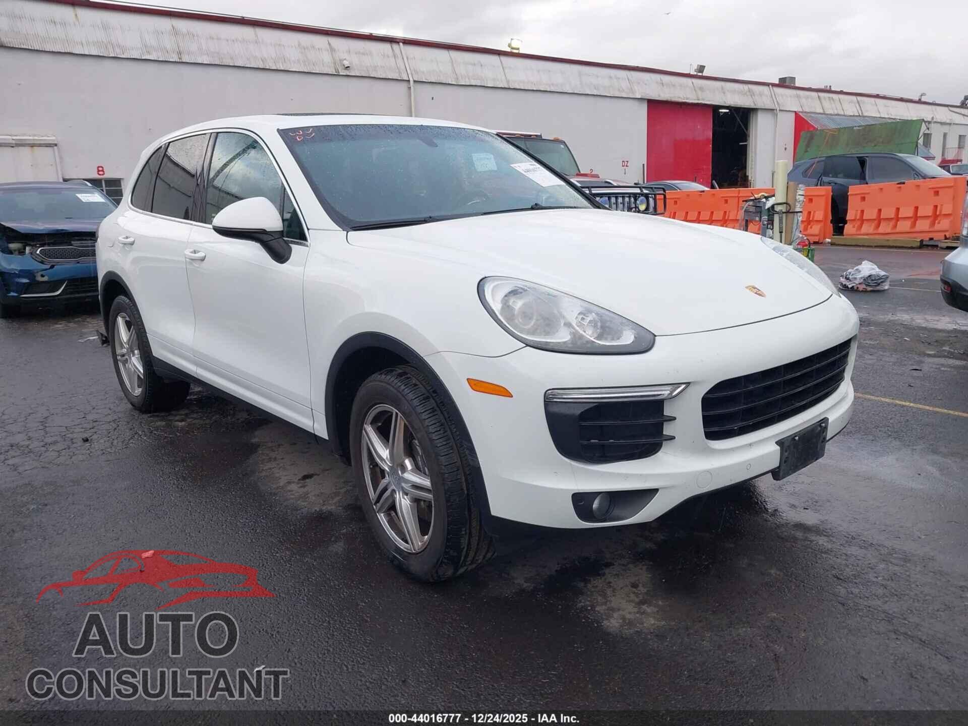 PORSCHE CAYENNE 2016 - WP1AA2A22GLA04619