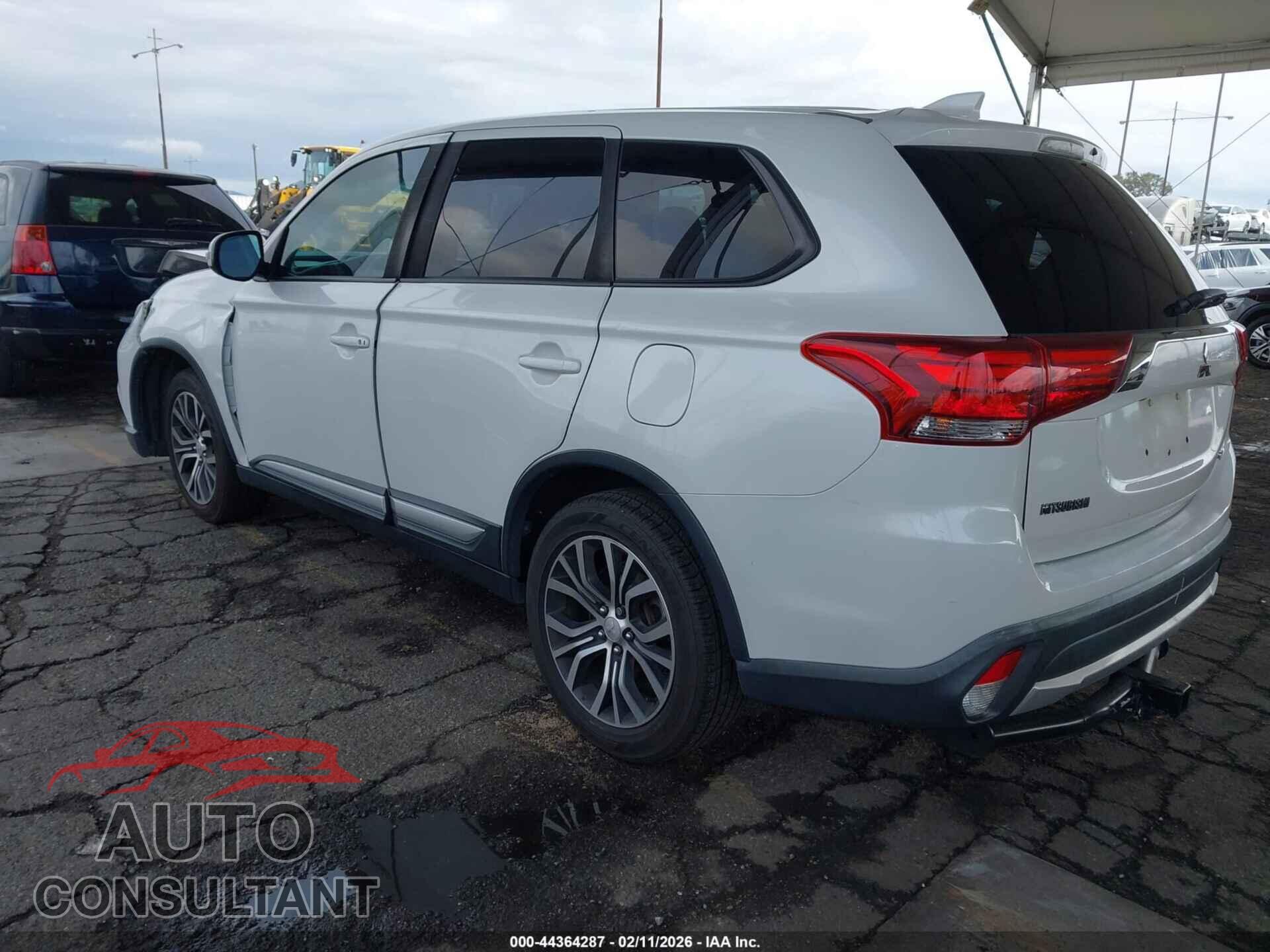 MITSUBISHI OUTLANDER 2018 - JA4AD3A3XJZ004745