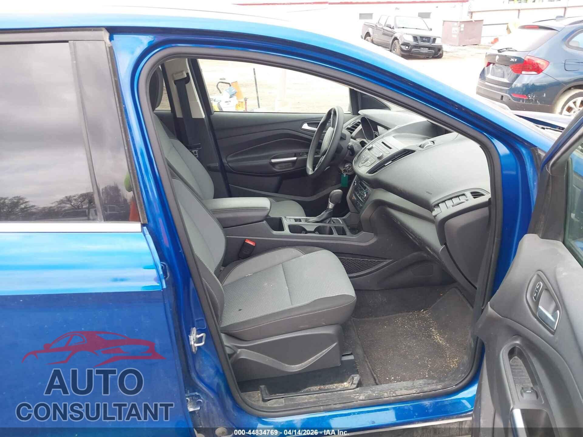 FORD ESCAPE 2017 - 1FMCU9G99HUB08501