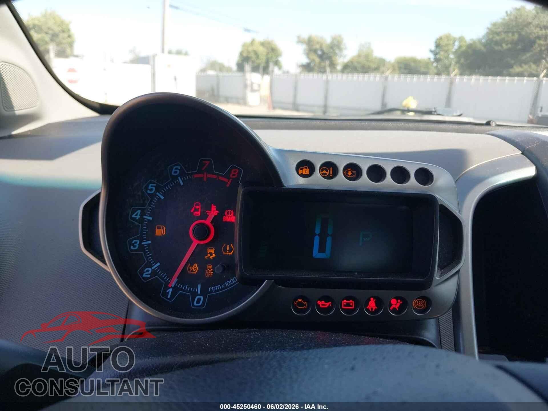 CHEVROLET SONIC 2012 - 1G1JC5SH6C4220101