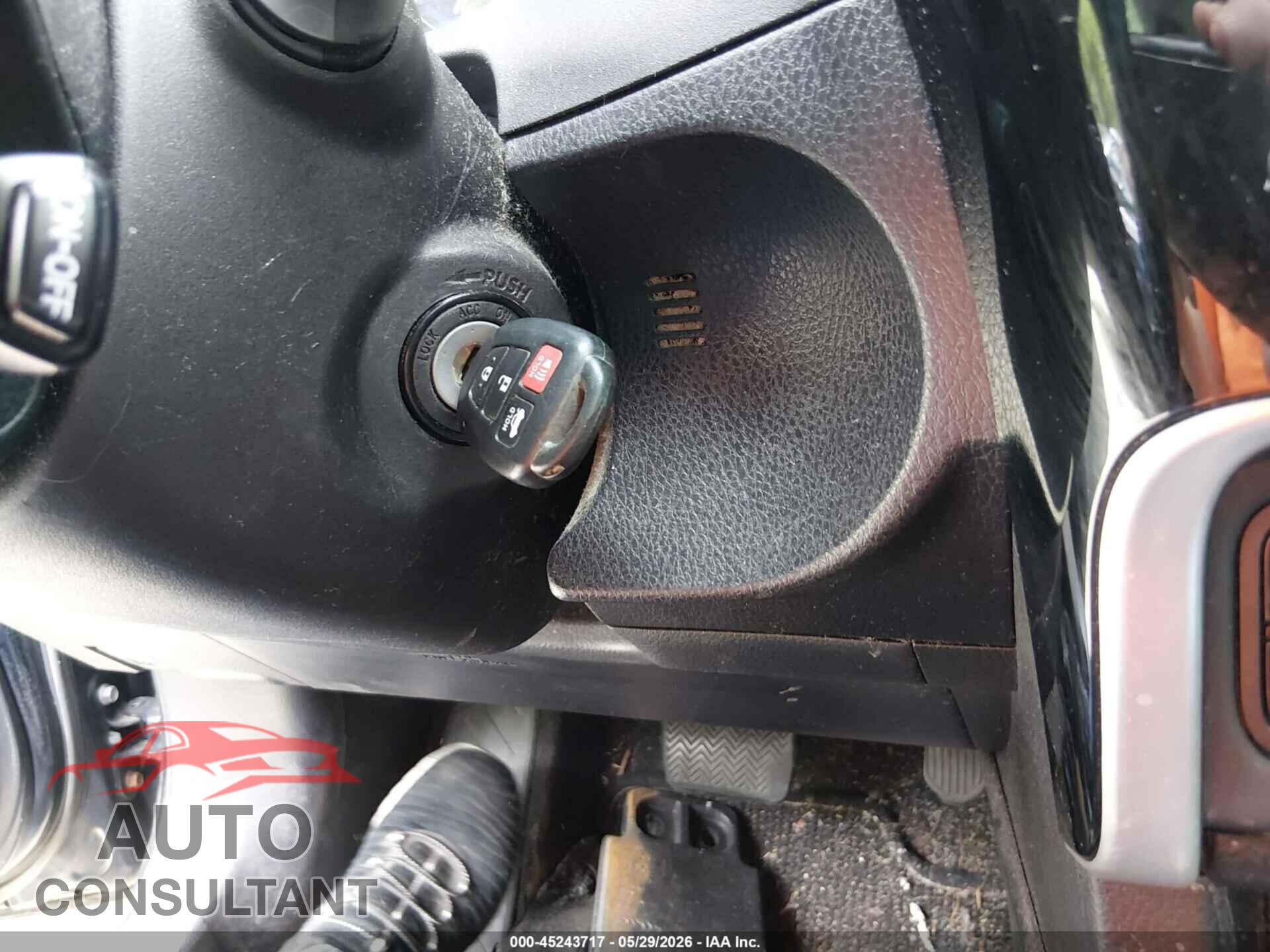 TOYOTA COROLLA 2017 - 2T1BURHE0HC824681