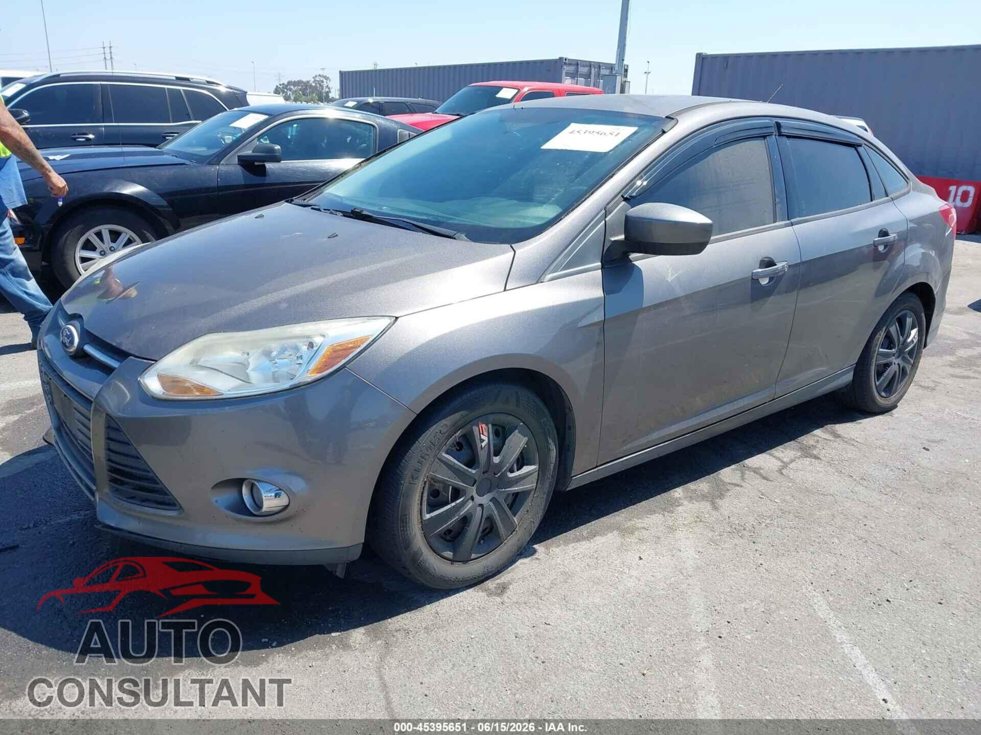 FORD FOCUS 2012 - 1FAHP3F24CL262671
