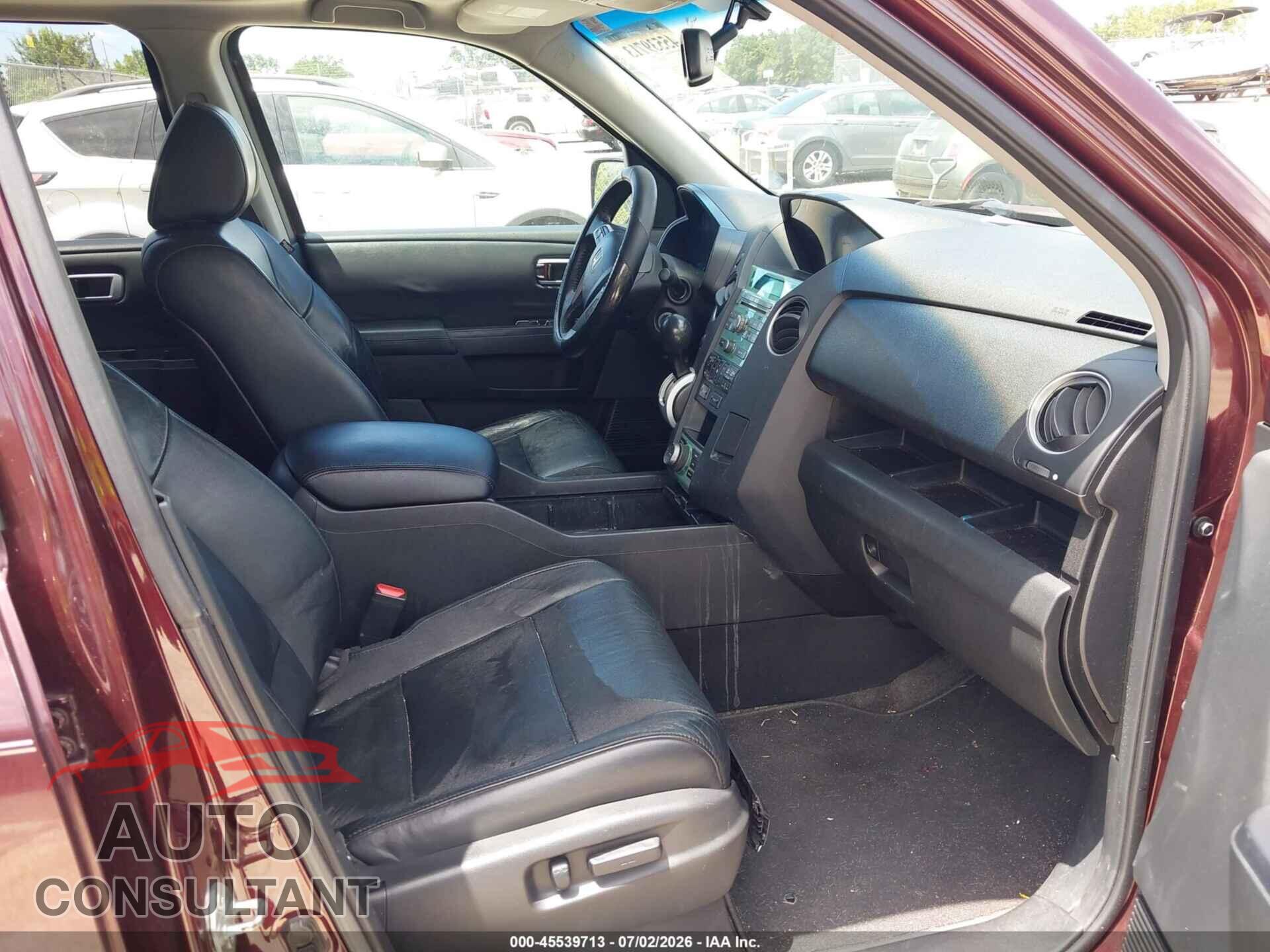 HONDA PILOT 2011 - 5FNYF4H70BB023020