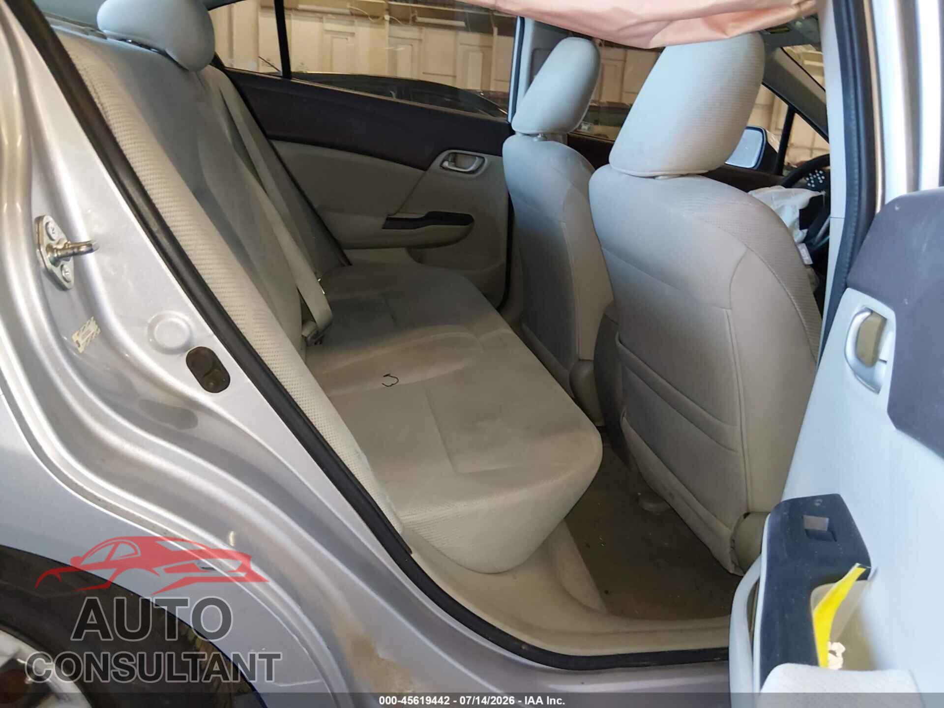 HONDA CIVIC 2012 - 2HGFB2F57CH608201