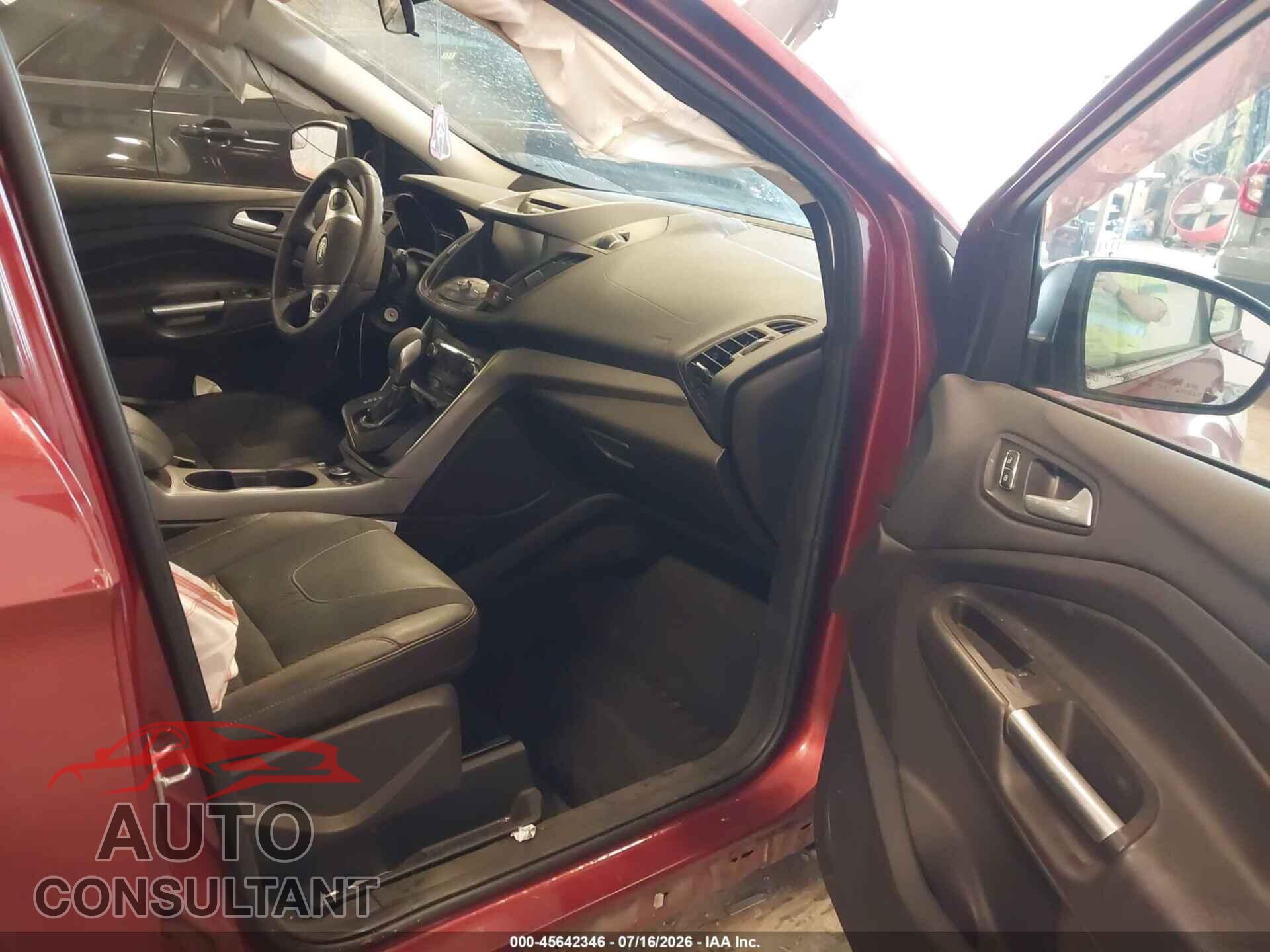 FORD ESCAPE 2015 - 1FMCU9G90FUC70157