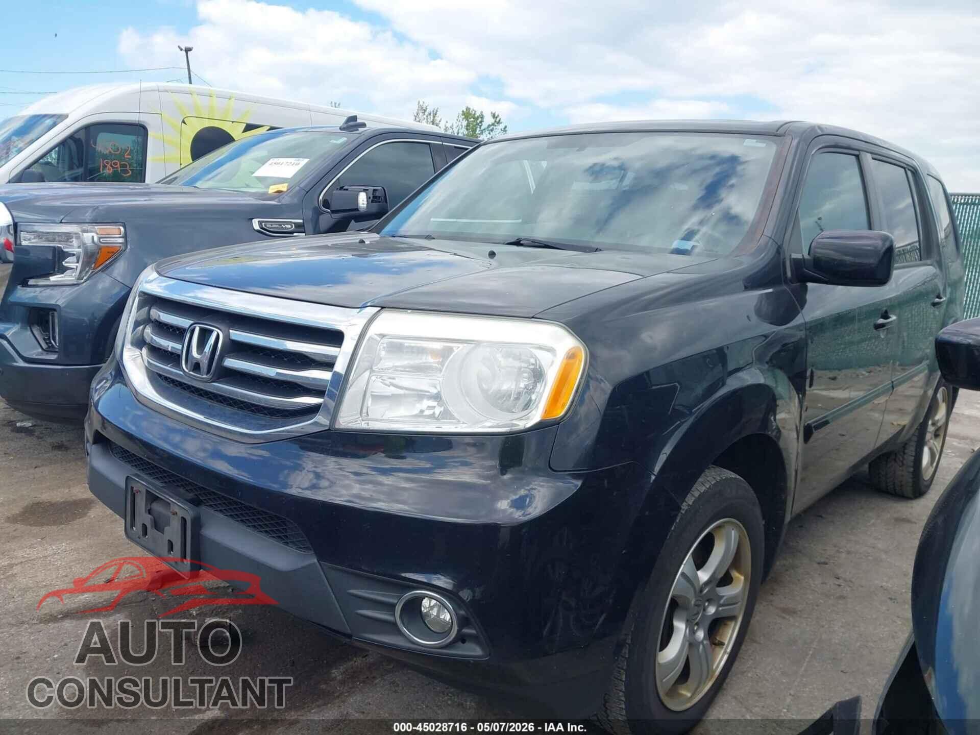 HONDA PILOT 2015 - 5FNYF4H52FB024478