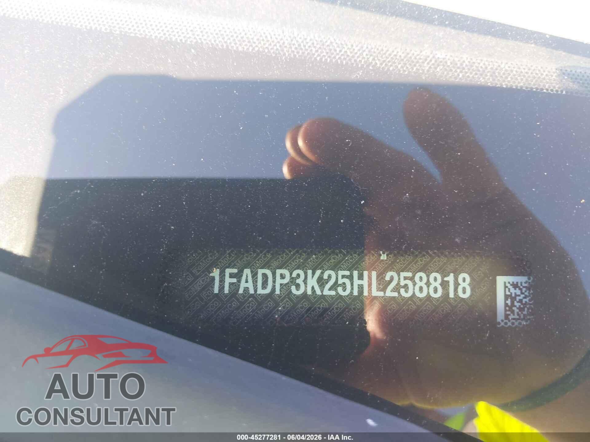FORD FOCUS 2017 - 1FADP3K25HL258818