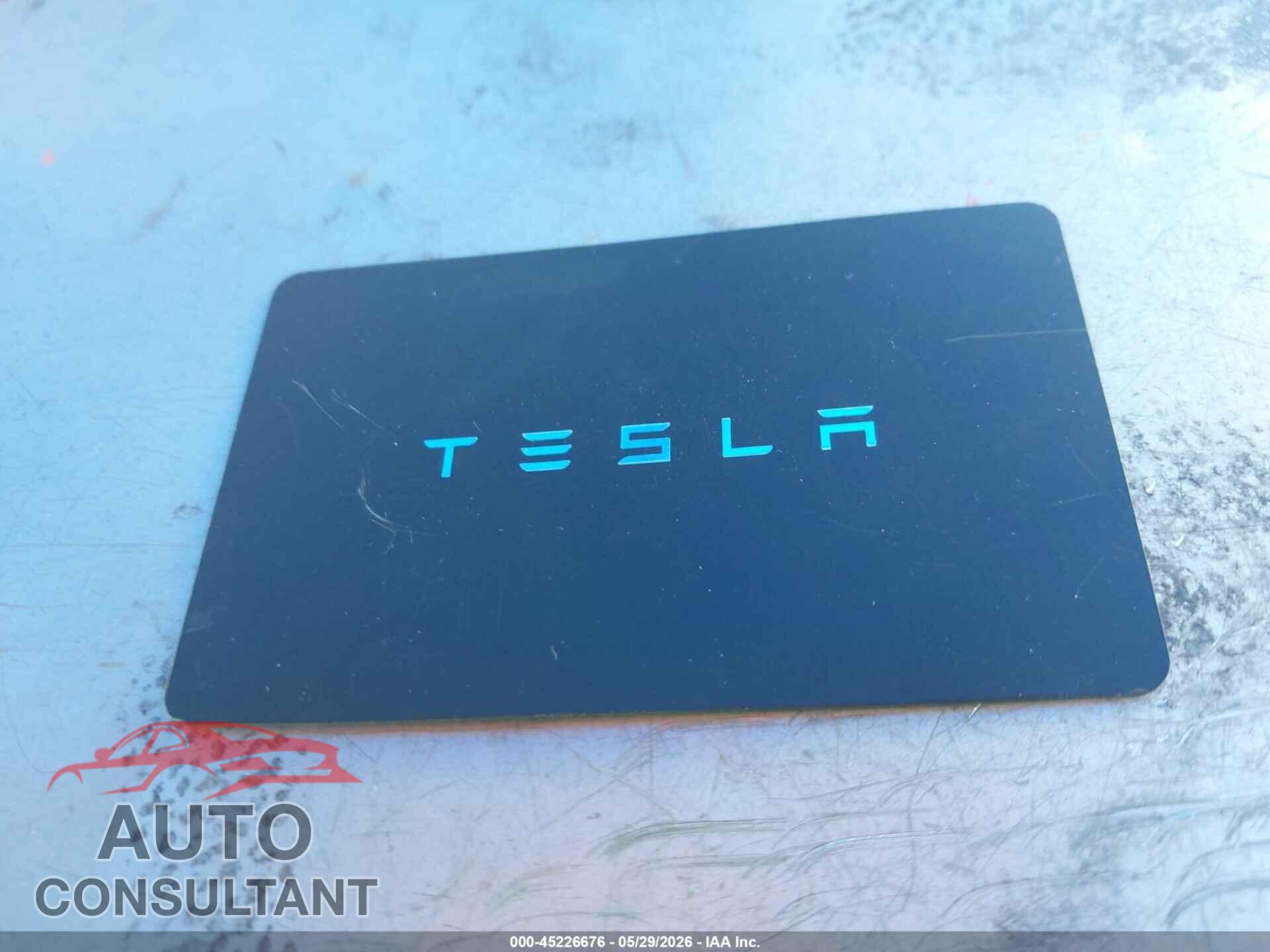 TESLA MODEL Y 2024 - 7SAYGAEE3RF024271