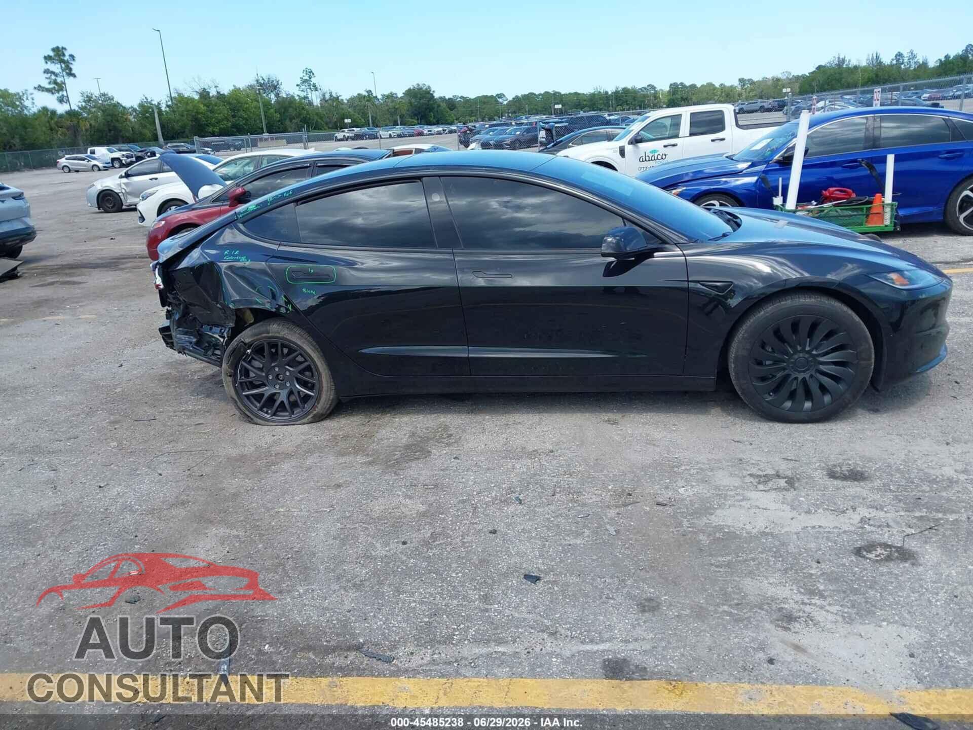 TESLA MODEL 3 2025 - 5YJ3E1EA5SF050175