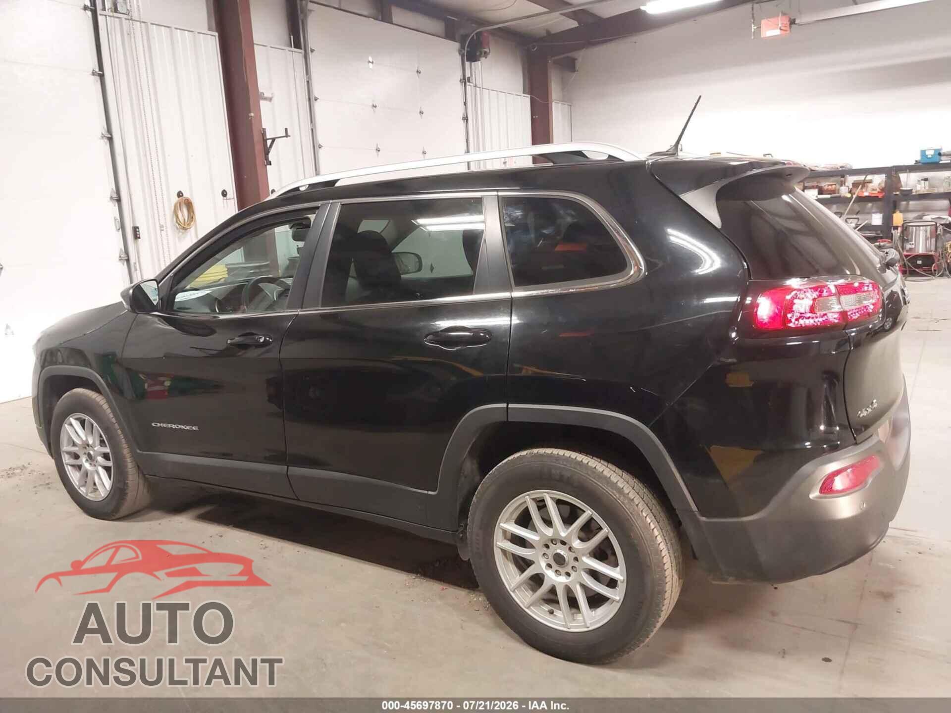 JEEP CHEROKEE 2018 - 1C4PJMCB2JD528522