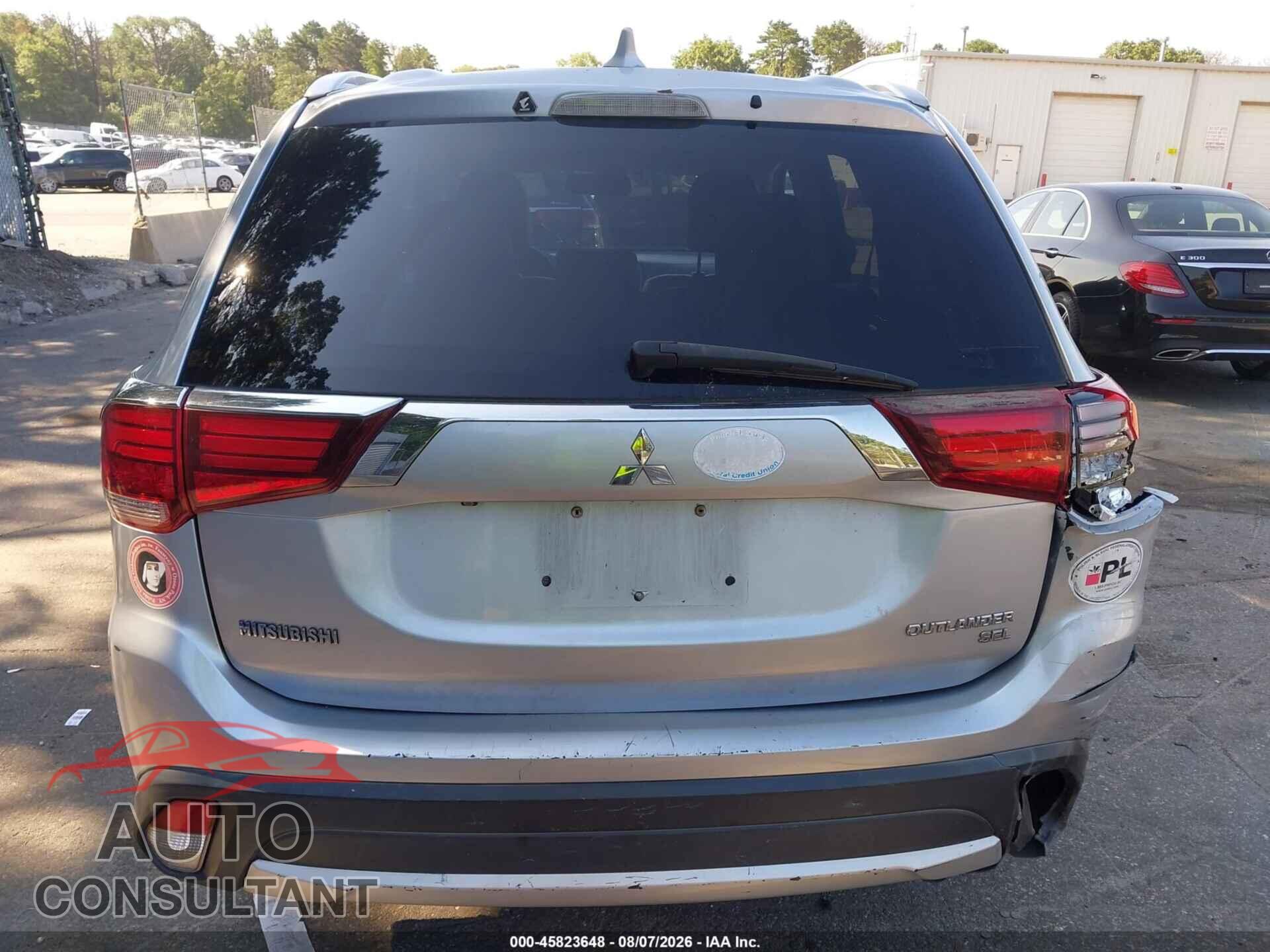 MITSUBISHI OUTLANDER 2017 - JA4AZ3A33HZ007532