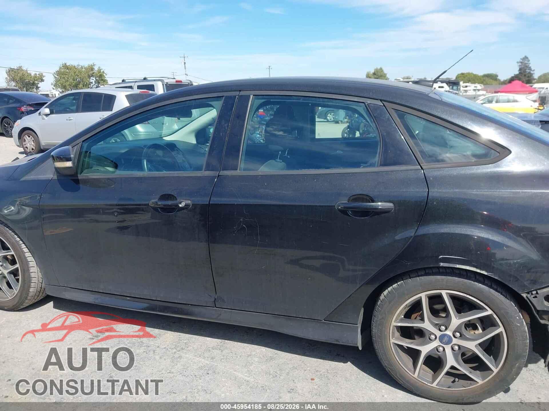 FORD FOCUS 2015 - 1FADP3F29FL241592