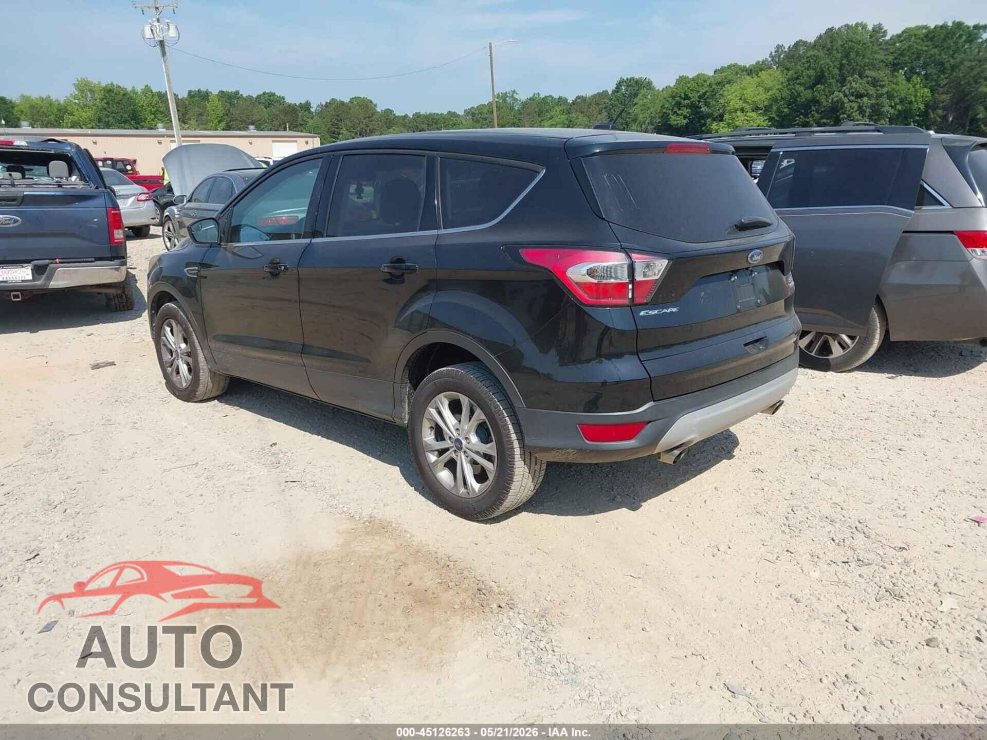 FORD ESCAPE 2017 - 1FMCU0G92HUB68020