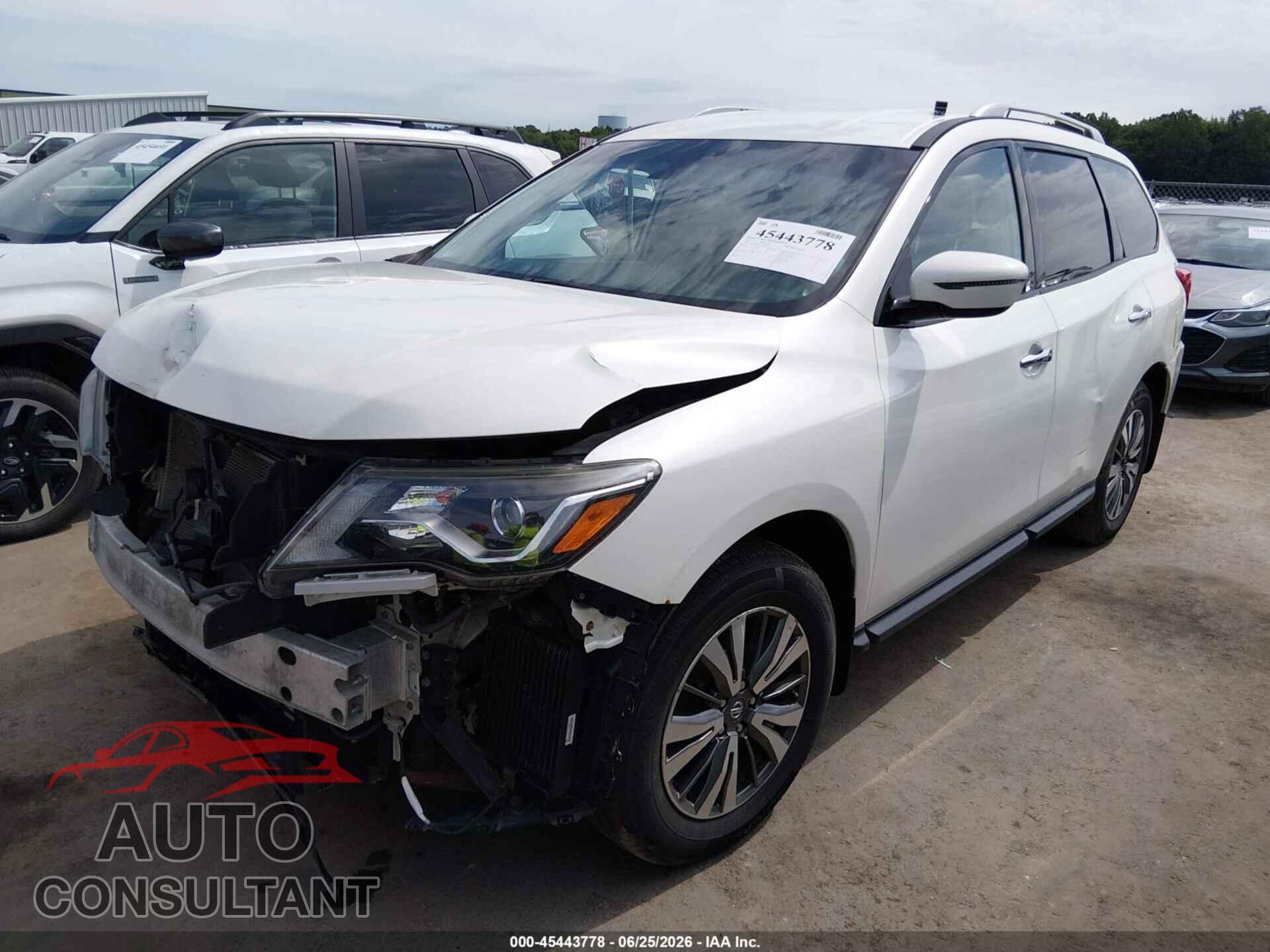 NISSAN PATHFINDER 2017 - 5N1DR2MM5HC641232