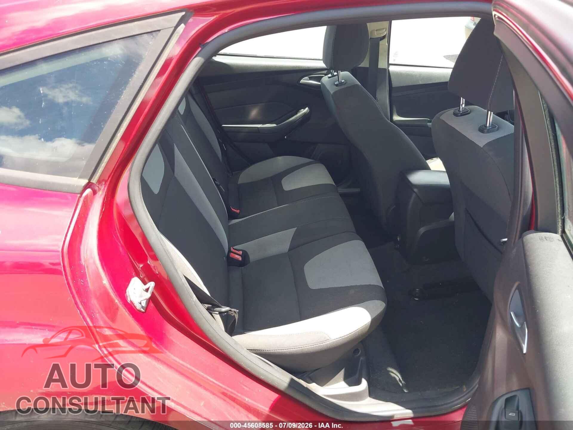 FORD FOCUS 2012 - 1FAHP3K26CL467690