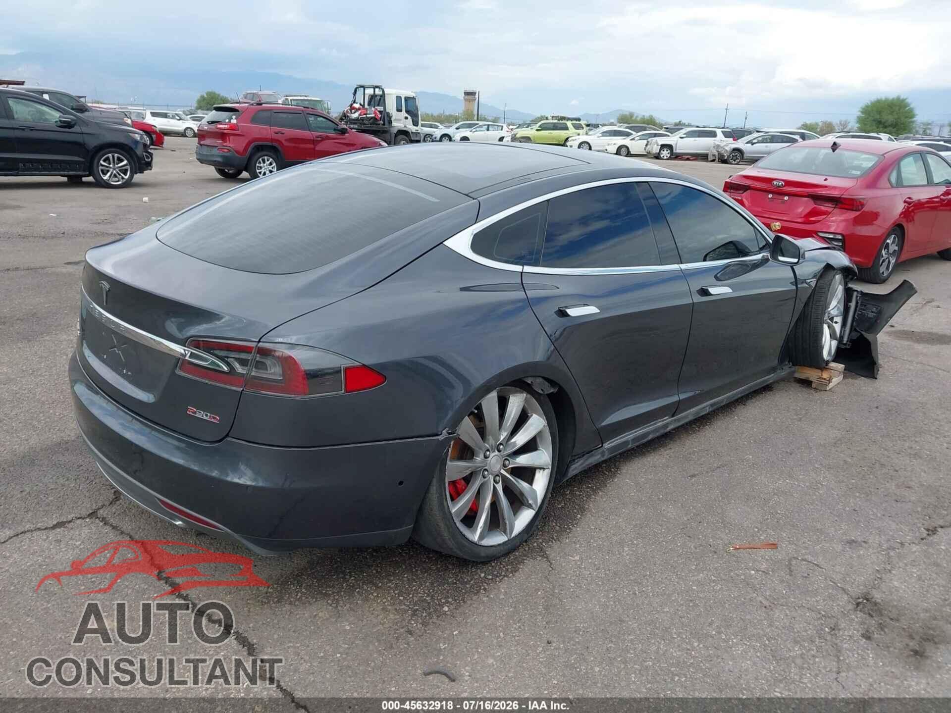 TESLA MODEL S 2015 - 5YJSA1E48FF116158