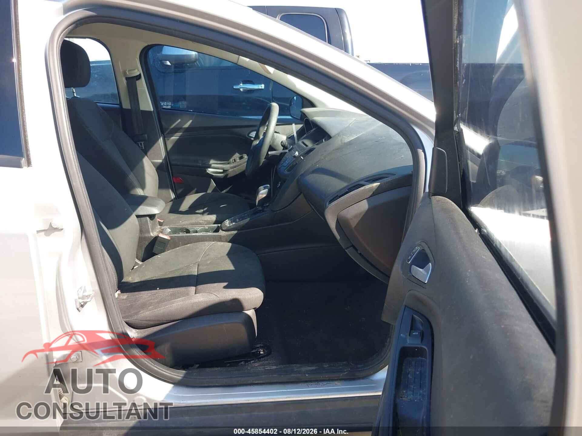 FORD FOCUS 2016 - 1FADP3K23GL387252