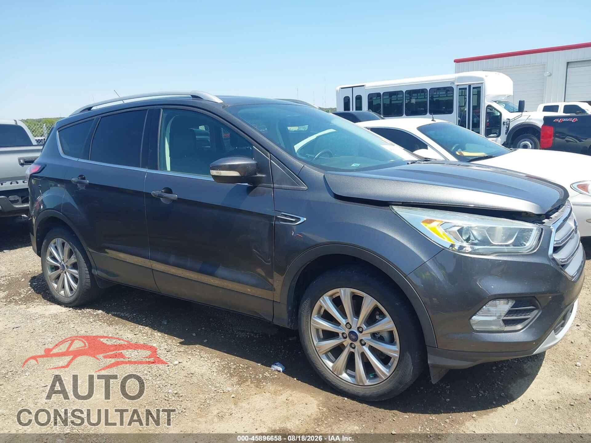 FORD ESCAPE 2017 - 1FMCU0J98HUC07072