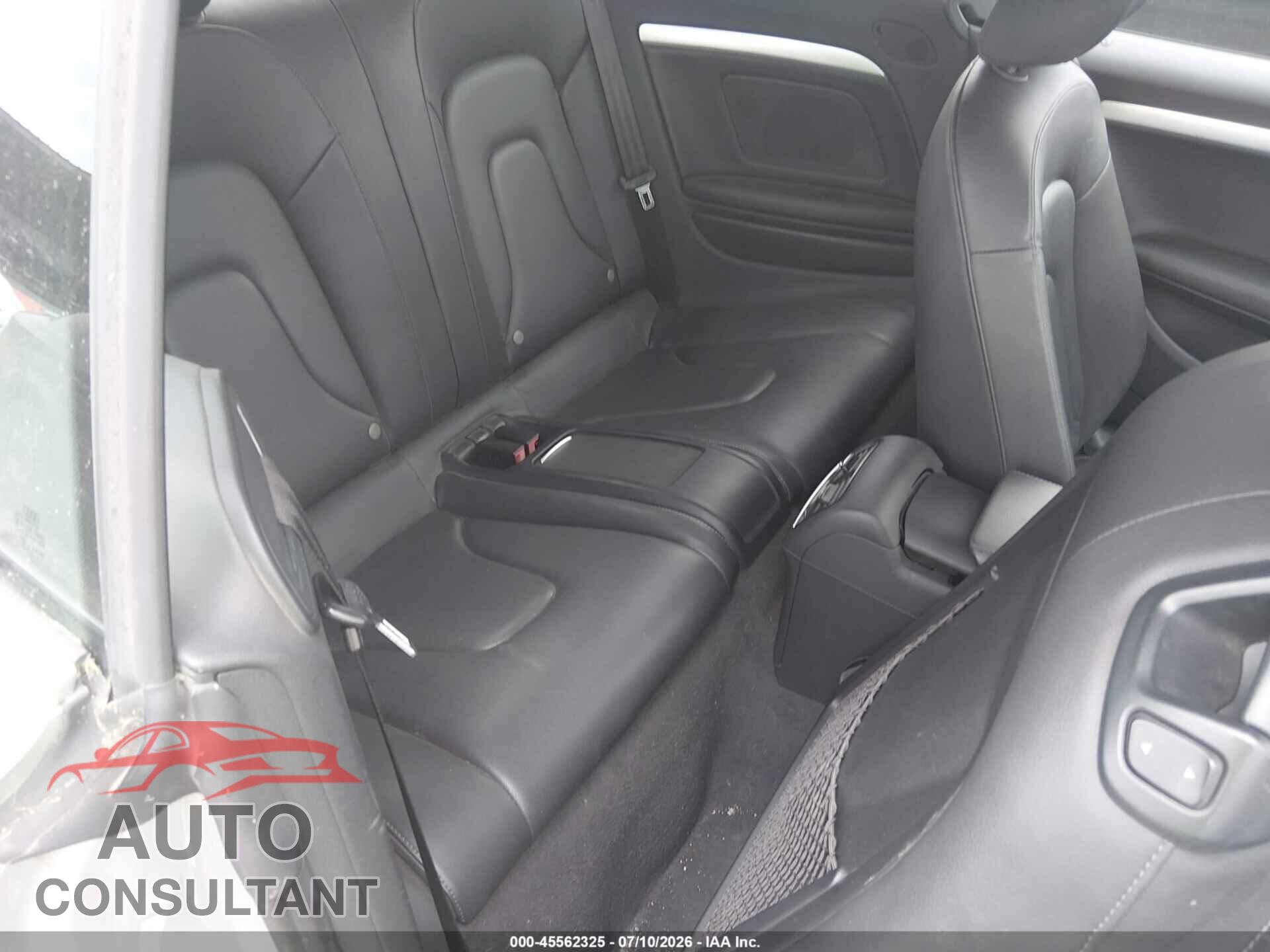 AUDI A5 2012 - WAULFAFH0CN000826